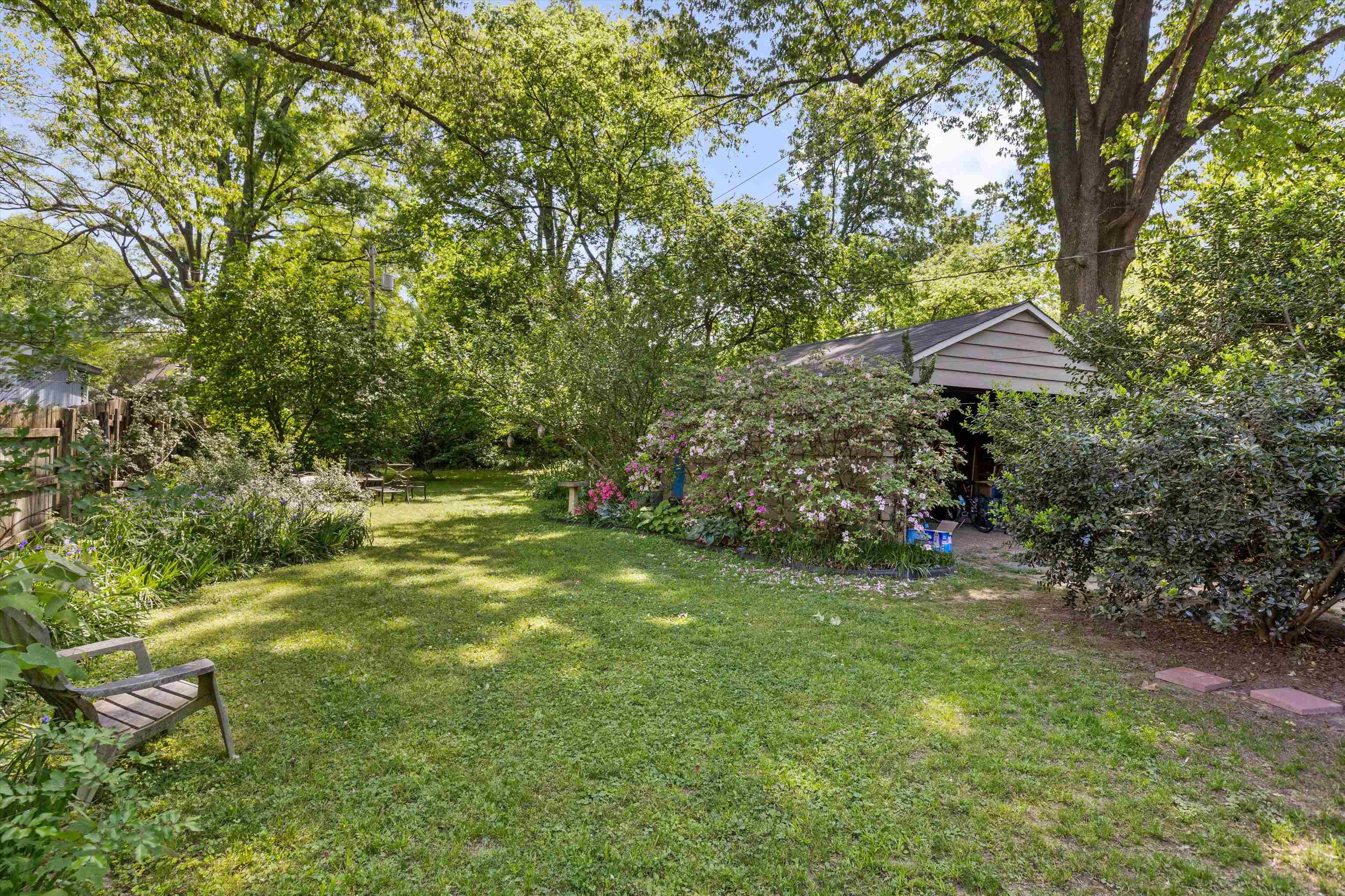 564 Alexander St Property Photo 22