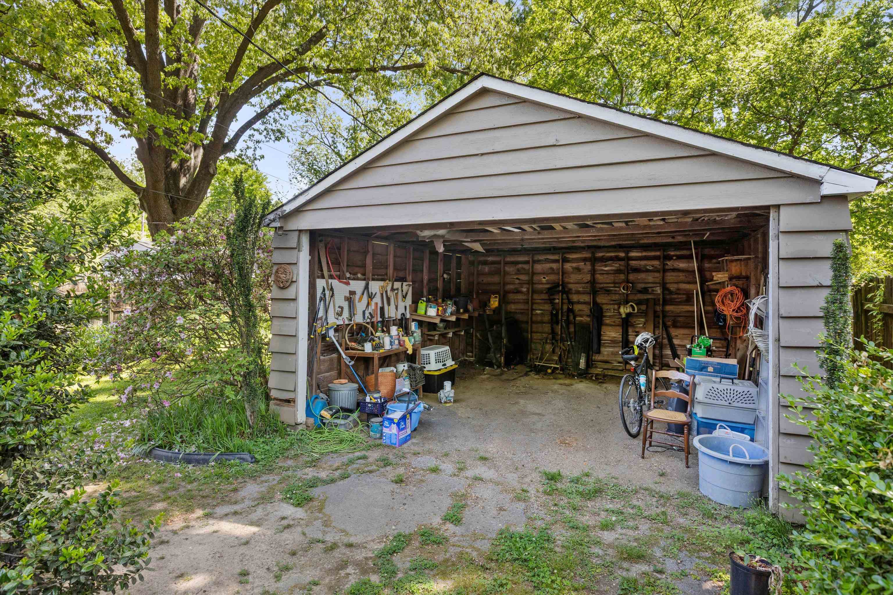 564 Alexander St Property Photo 23