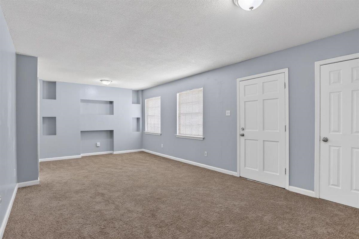 5096 Belfast Dr Property Photo 5