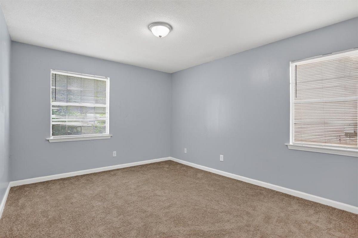 5096 Belfast Dr Property Photo 9