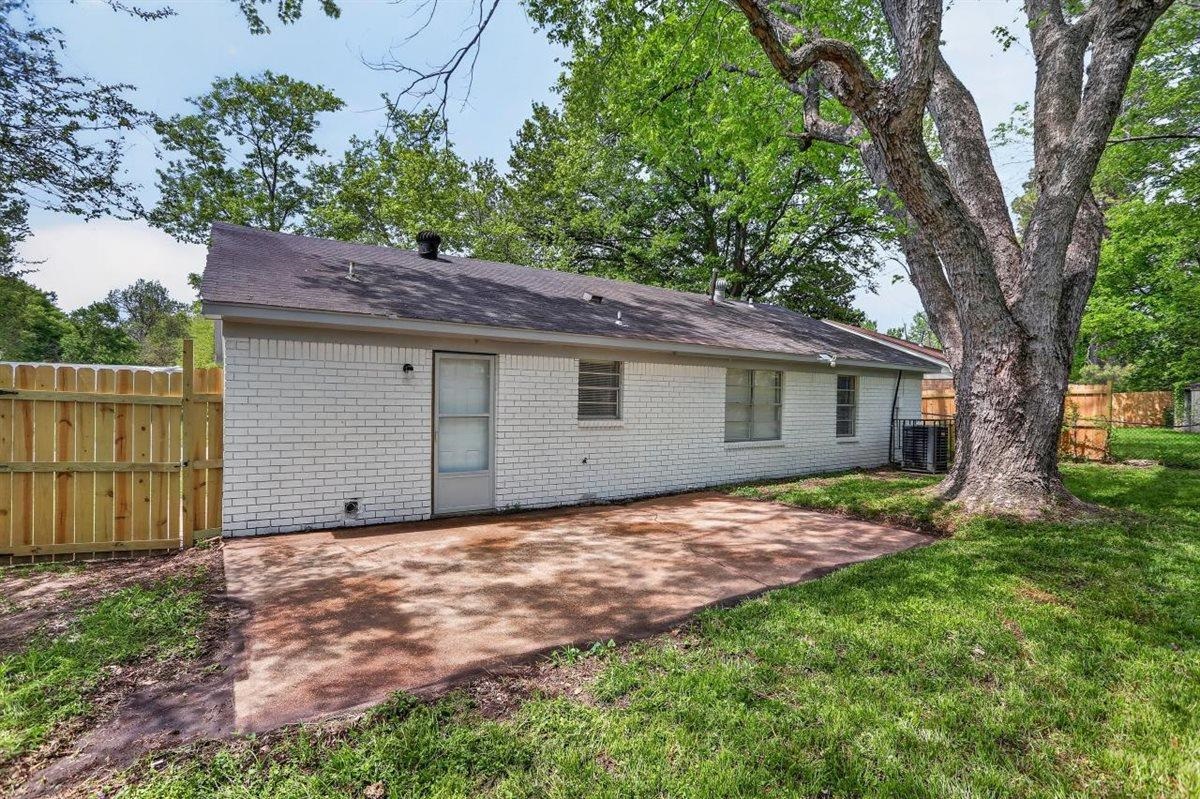 5096 Belfast Dr Property Photo 15