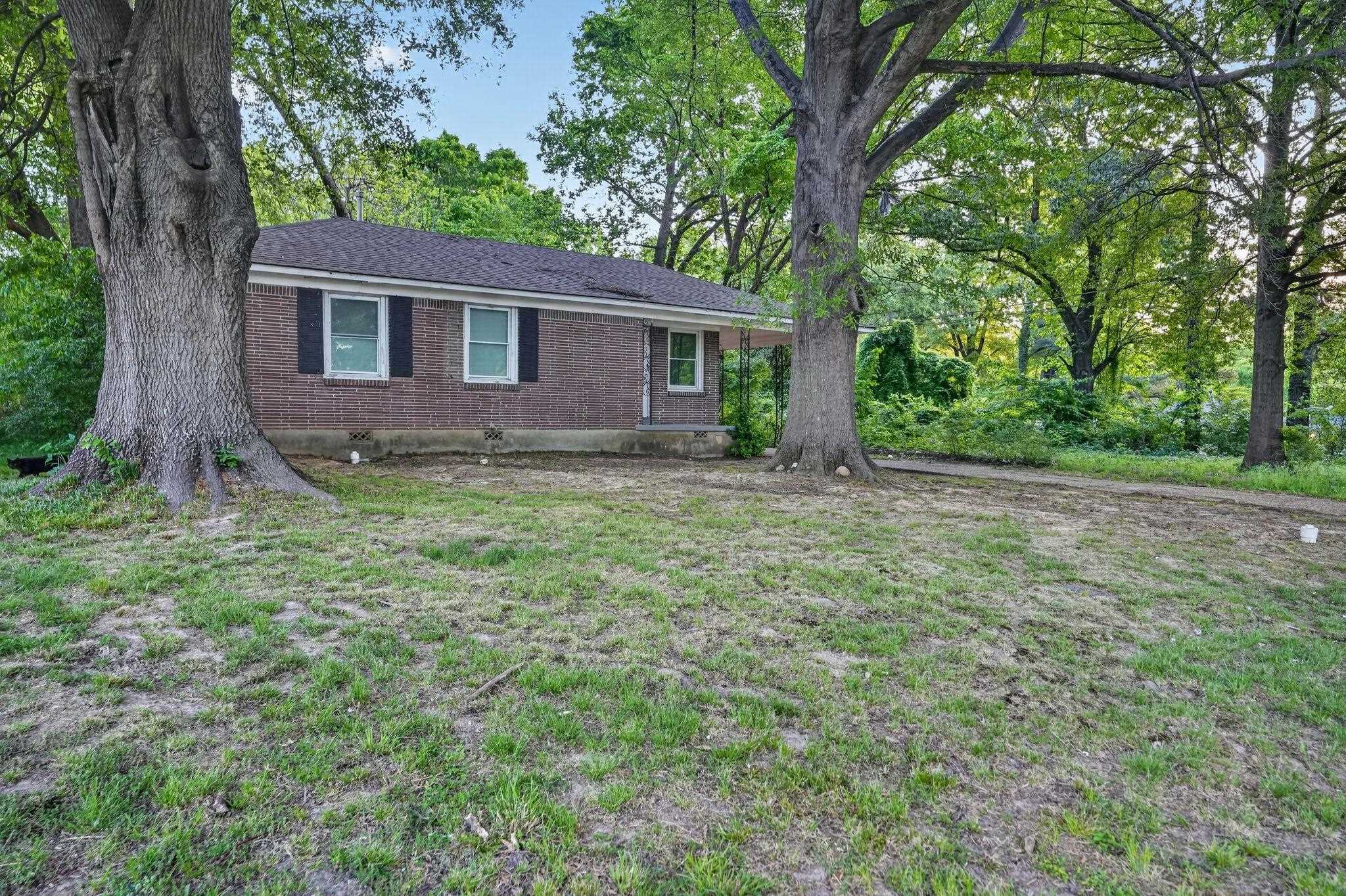 1886 Corning Ave Property Photo 7
