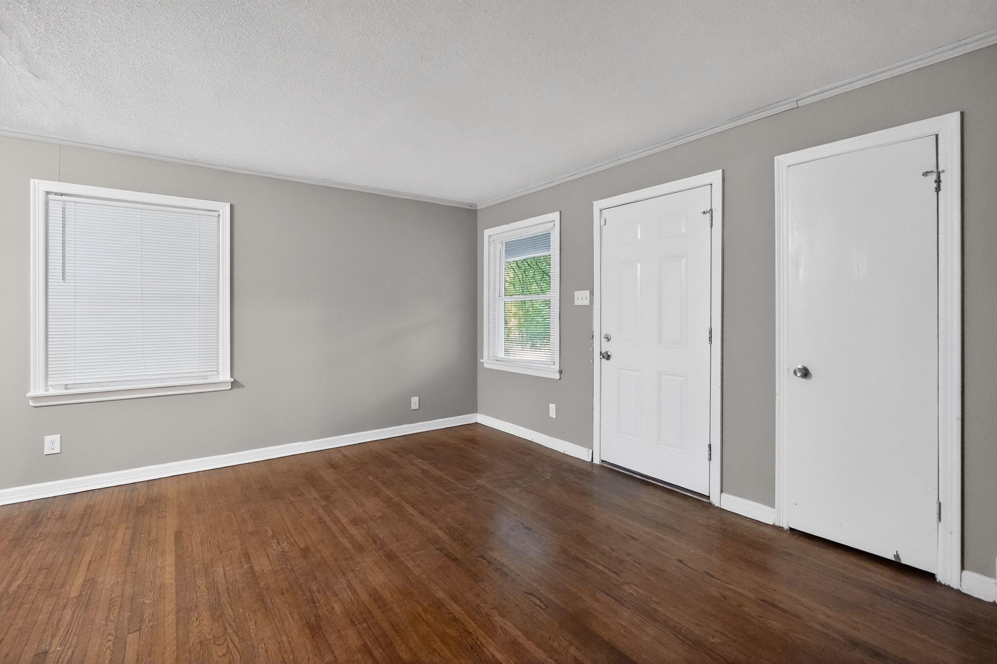 1886 Corning Ave Property Photo 11