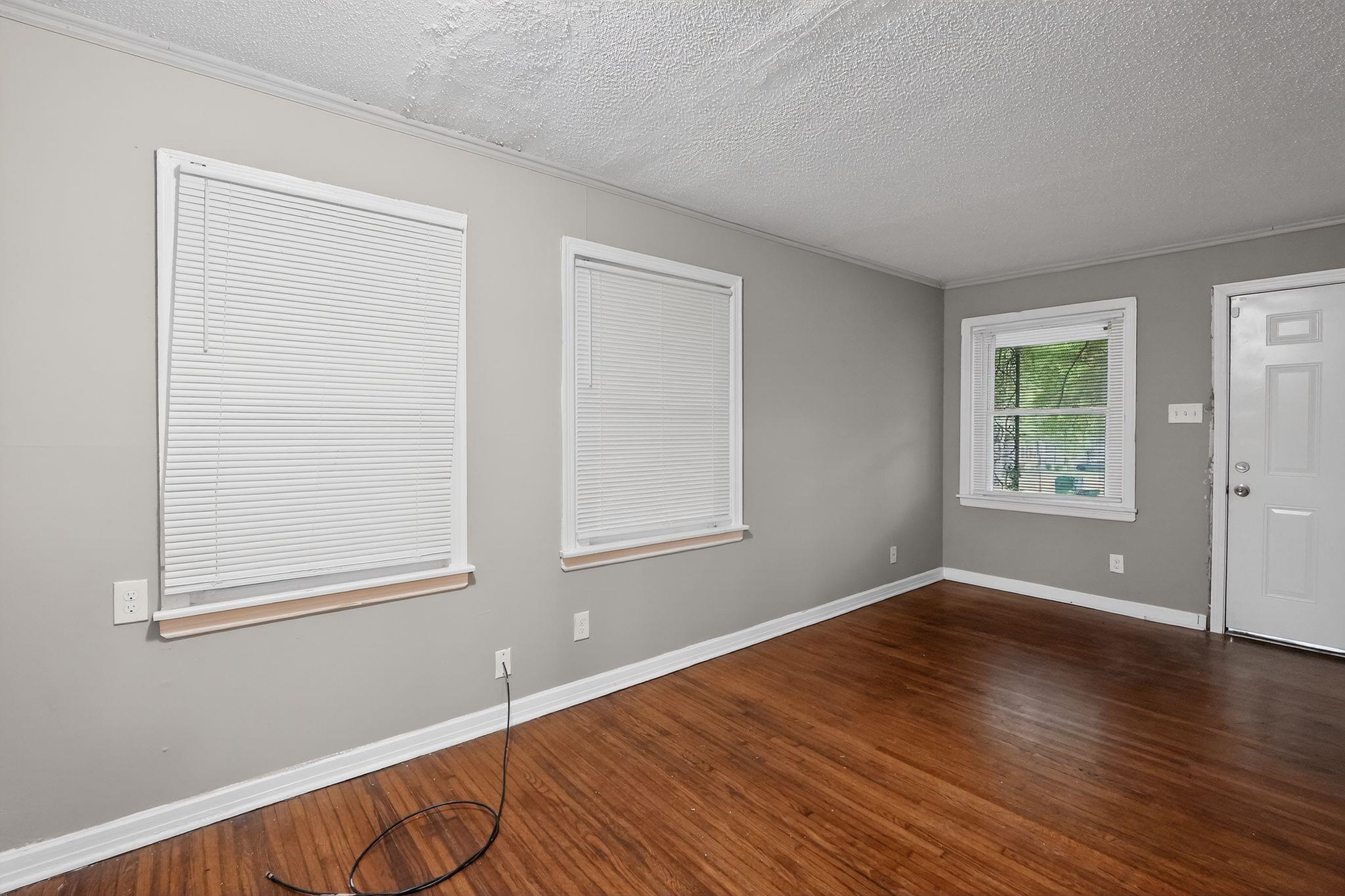 1886 Corning Ave Property Photo 14