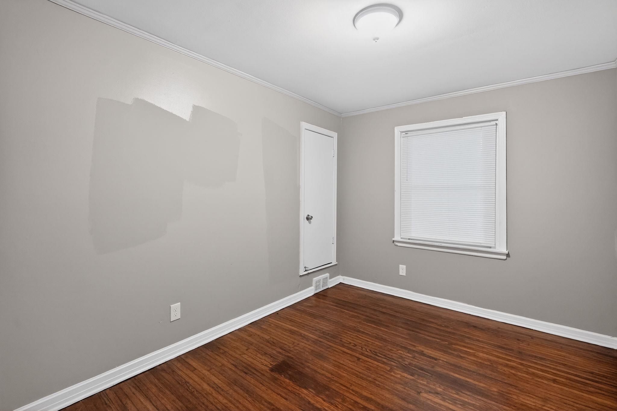 1886 Corning Ave Property Photo 17