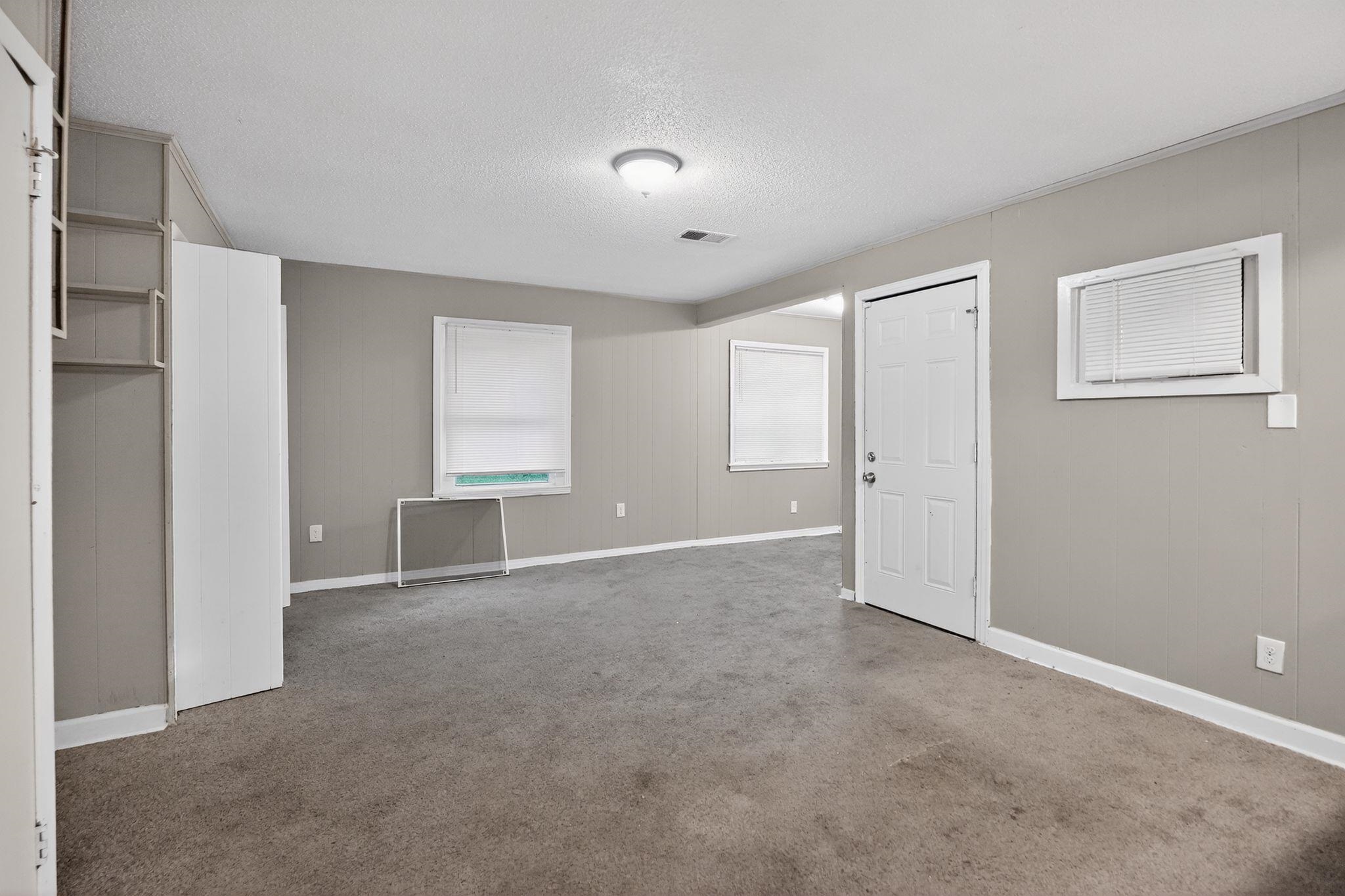 1886 Corning Ave Property Photo 21