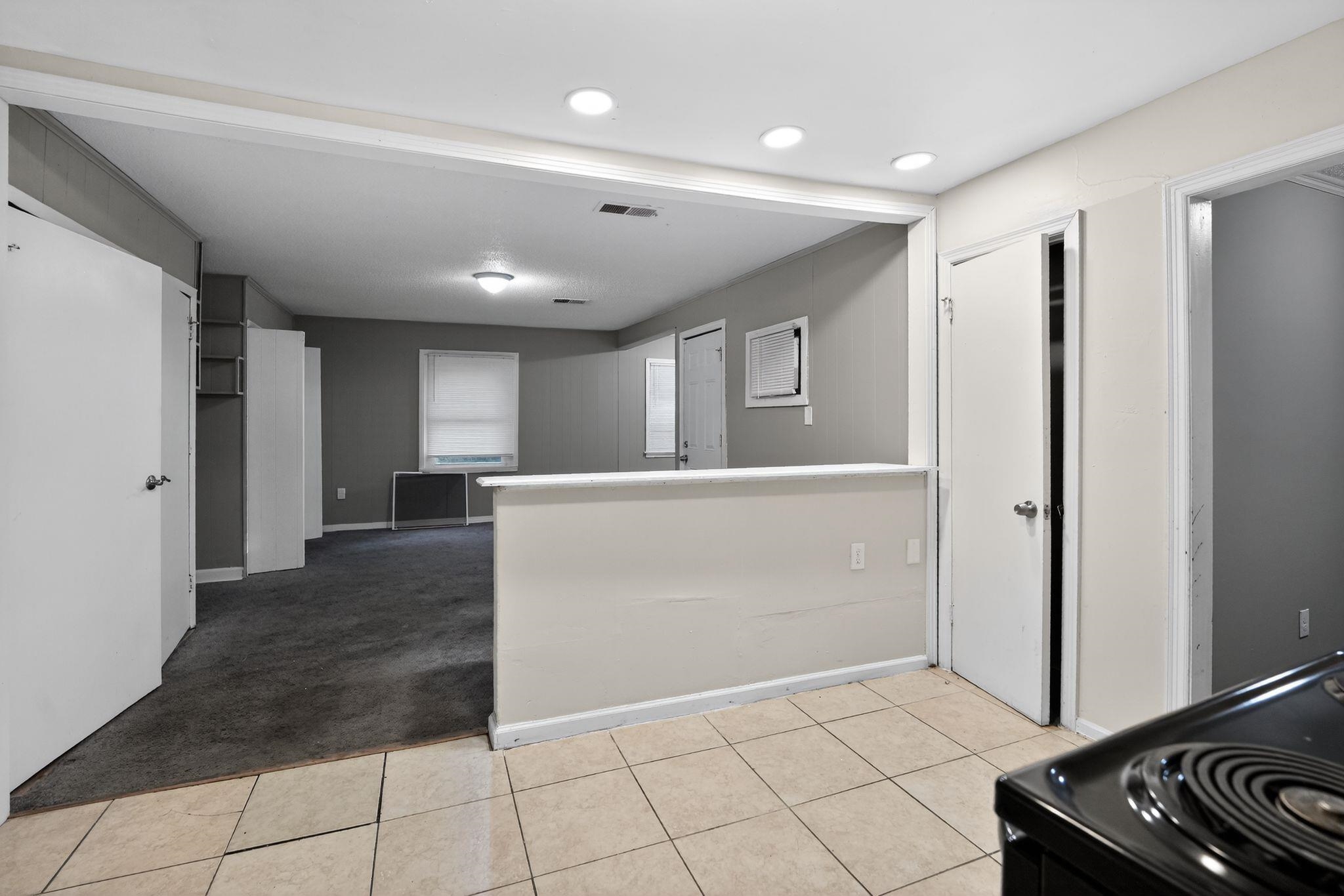 1886 Corning Ave Property Photo 27
