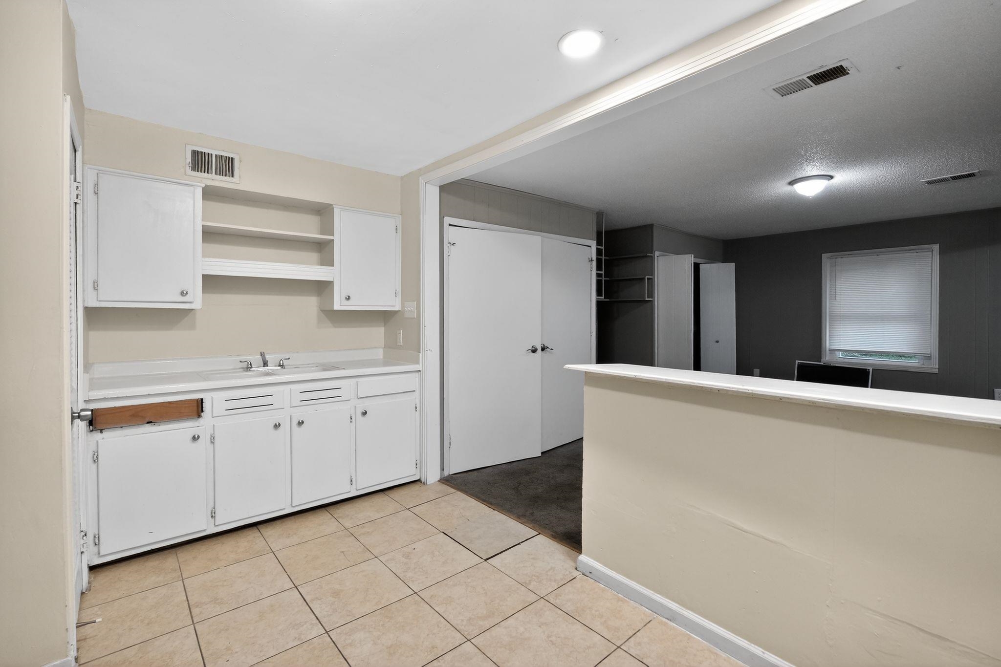 1886 Corning Ave Property Photo 29