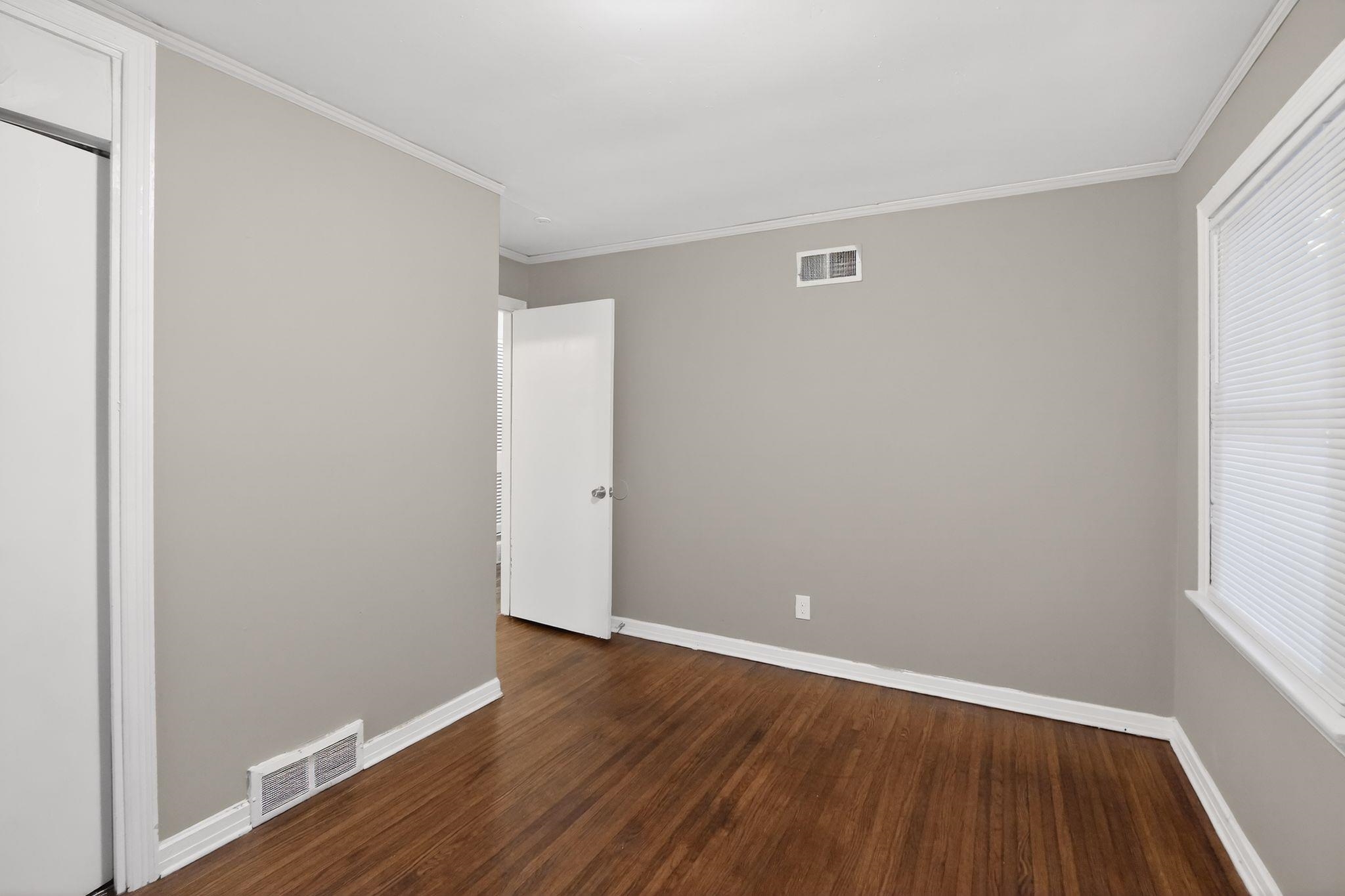 1886 Corning Ave Property Photo 30
