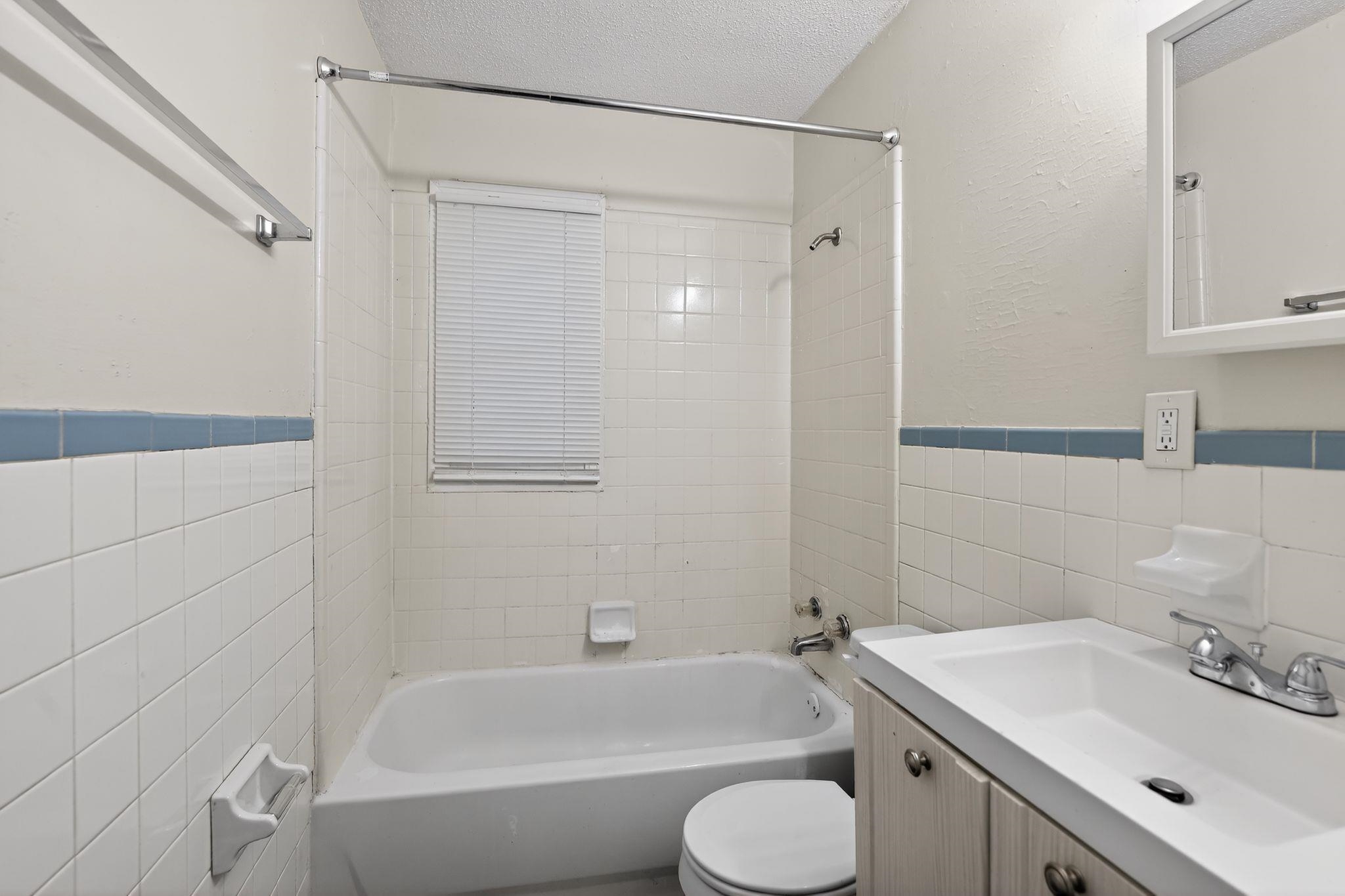 1886 Corning Ave Property Photo 31