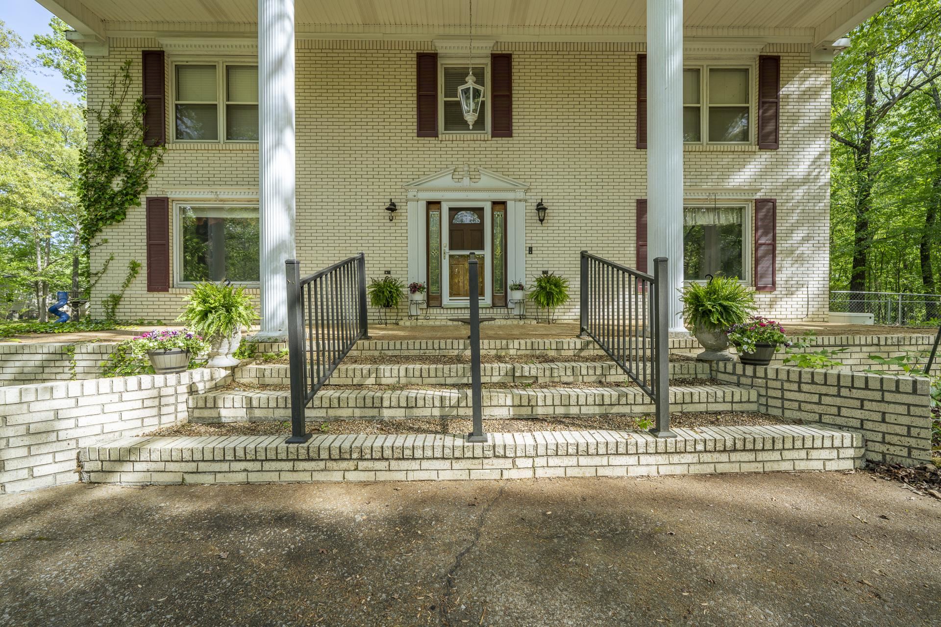 101 Bob St Property Photo 2