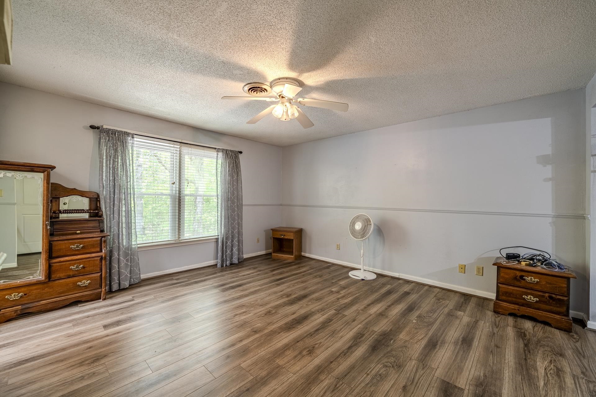 101 Bob St Property Photo 17