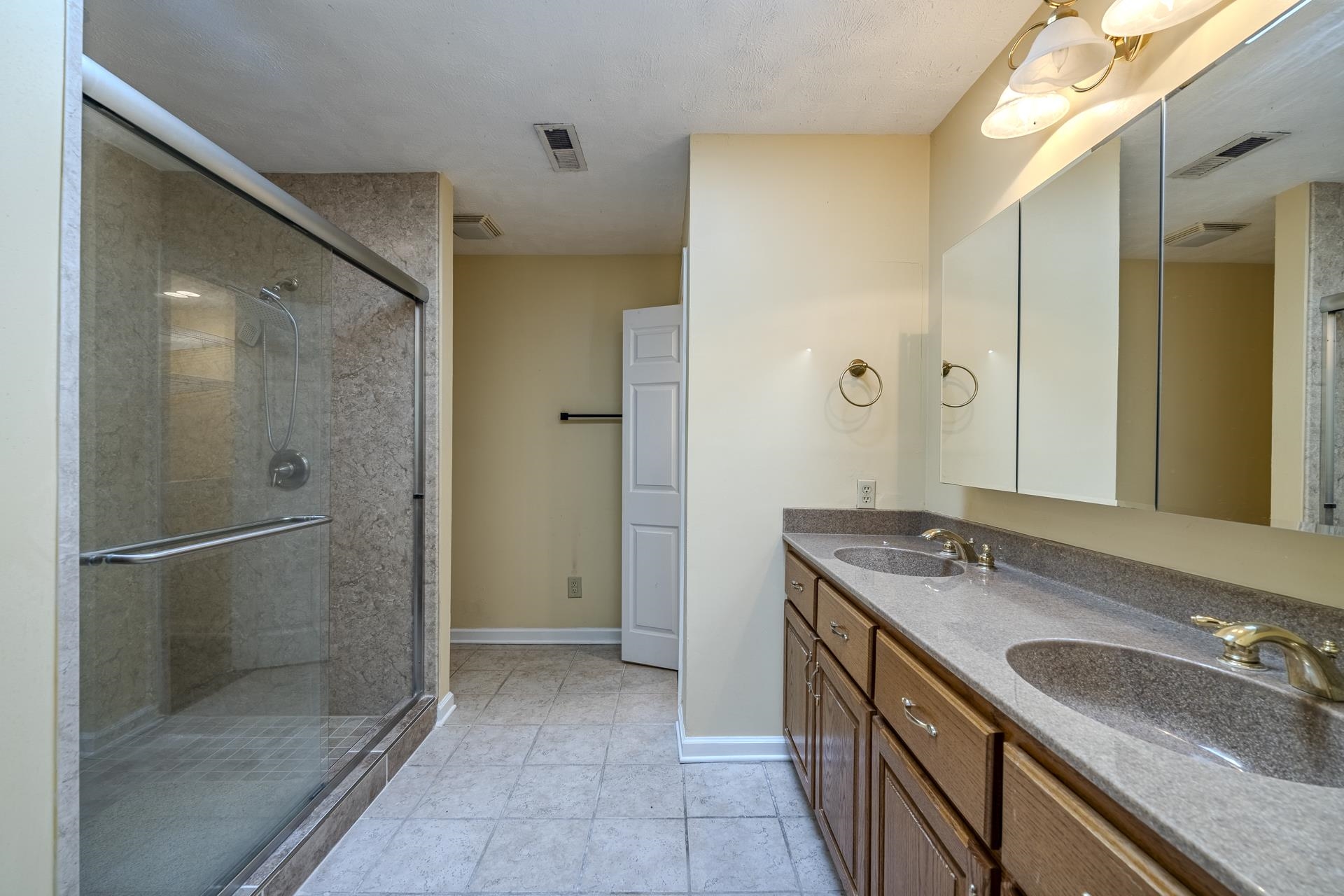 101 Bob St Property Photo 21