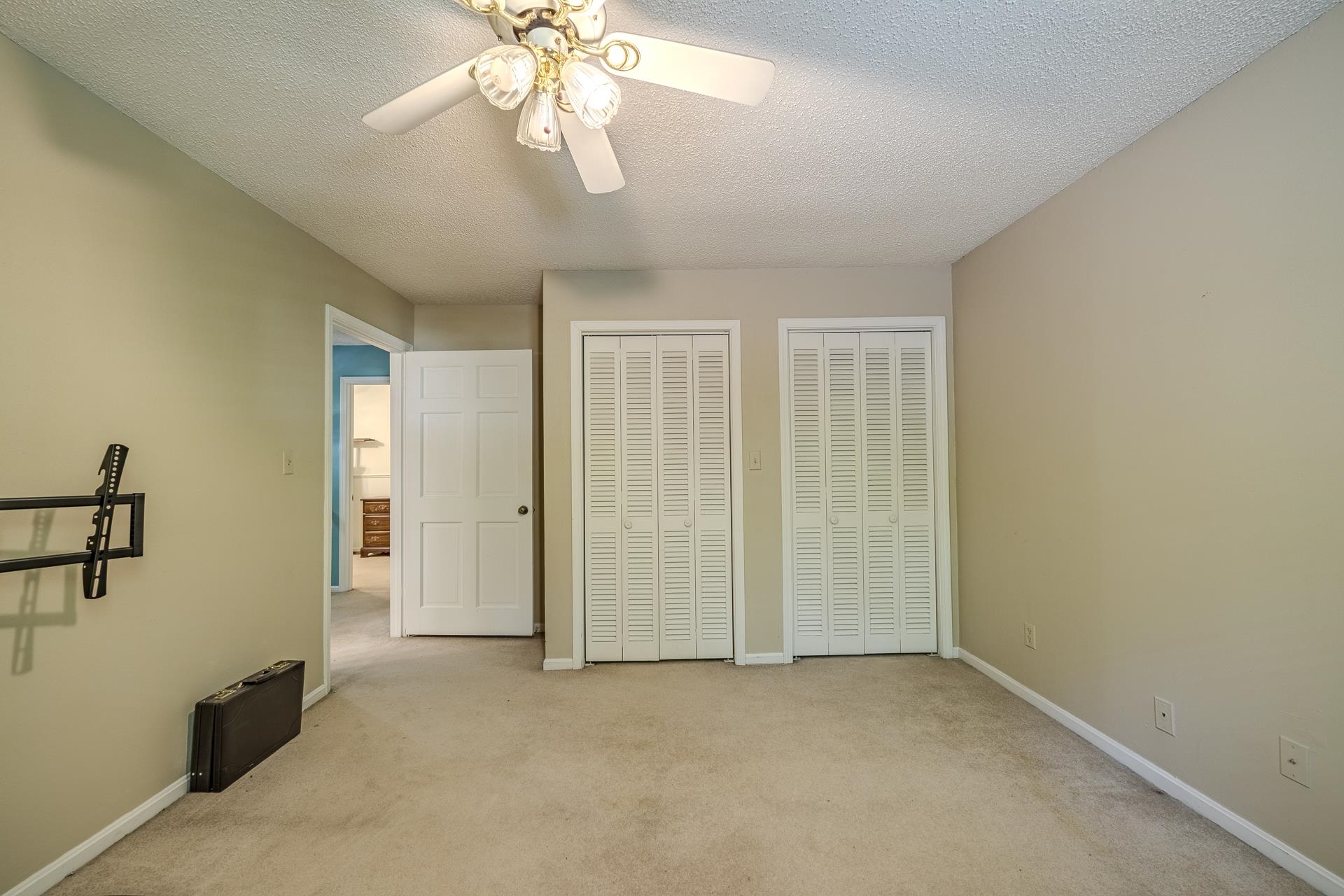 101 Bob St Property Photo 23