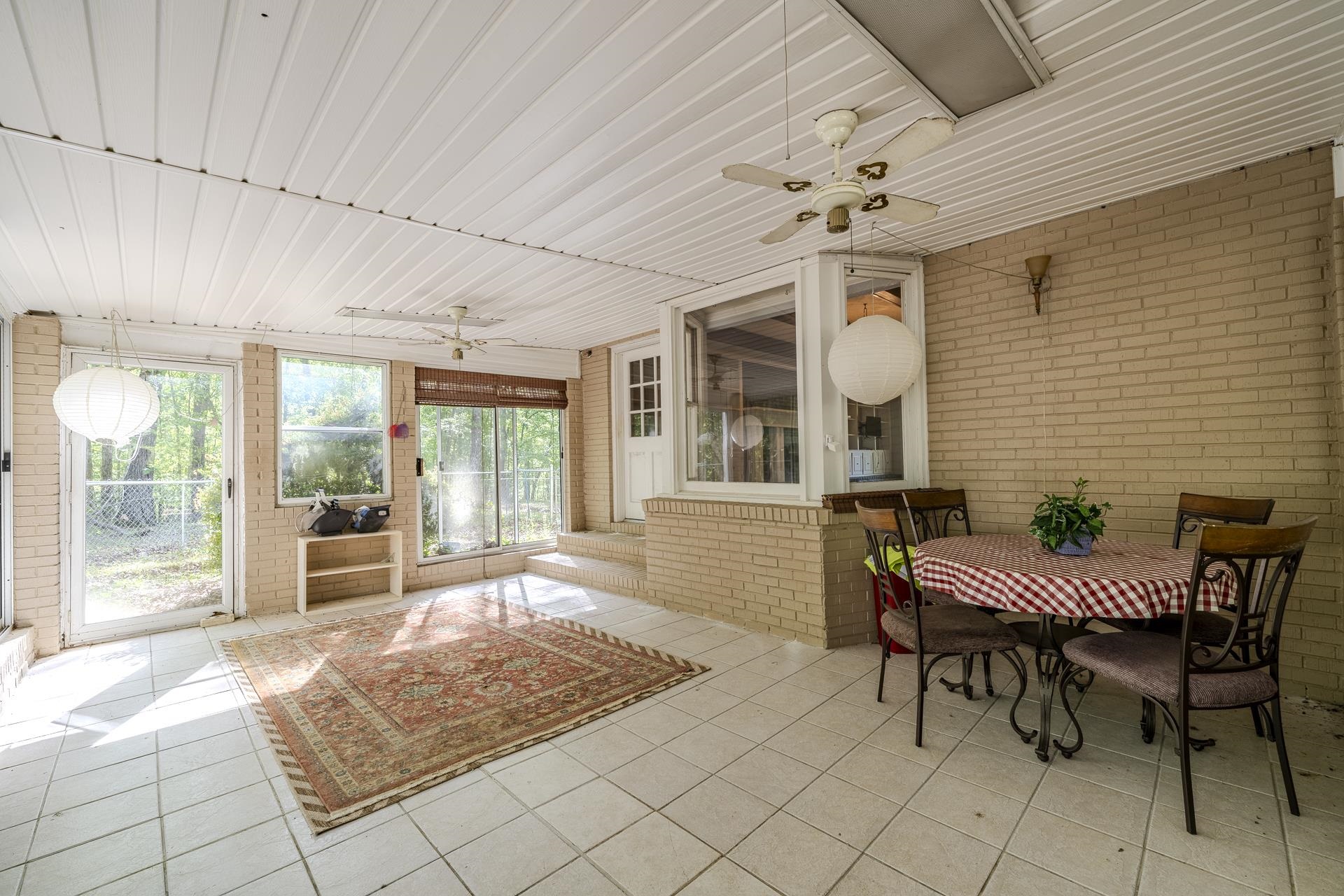 101 Bob St Property Photo 32