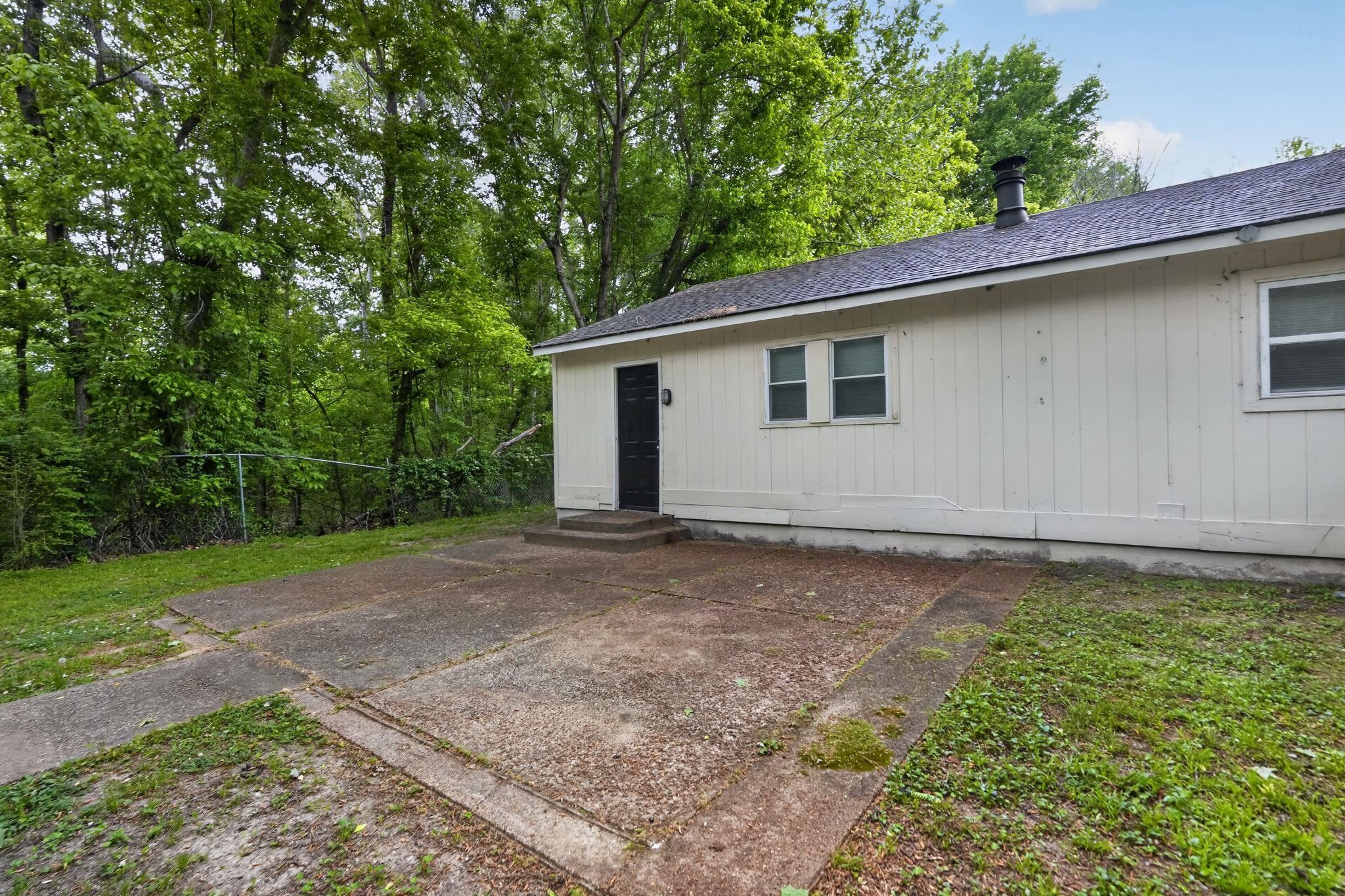 3545 Voltaire Ave Property Photo 5