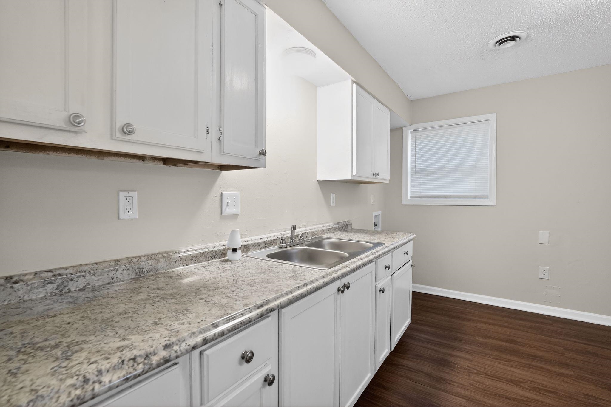 3545 Voltaire Ave Property Photo 24