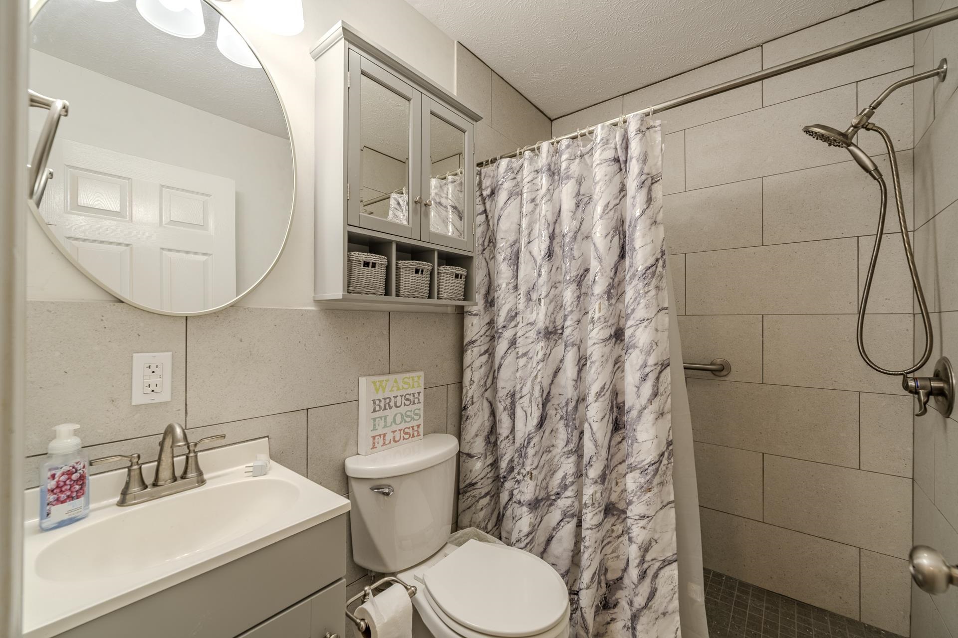 325 Murray Ln Property Photo 18