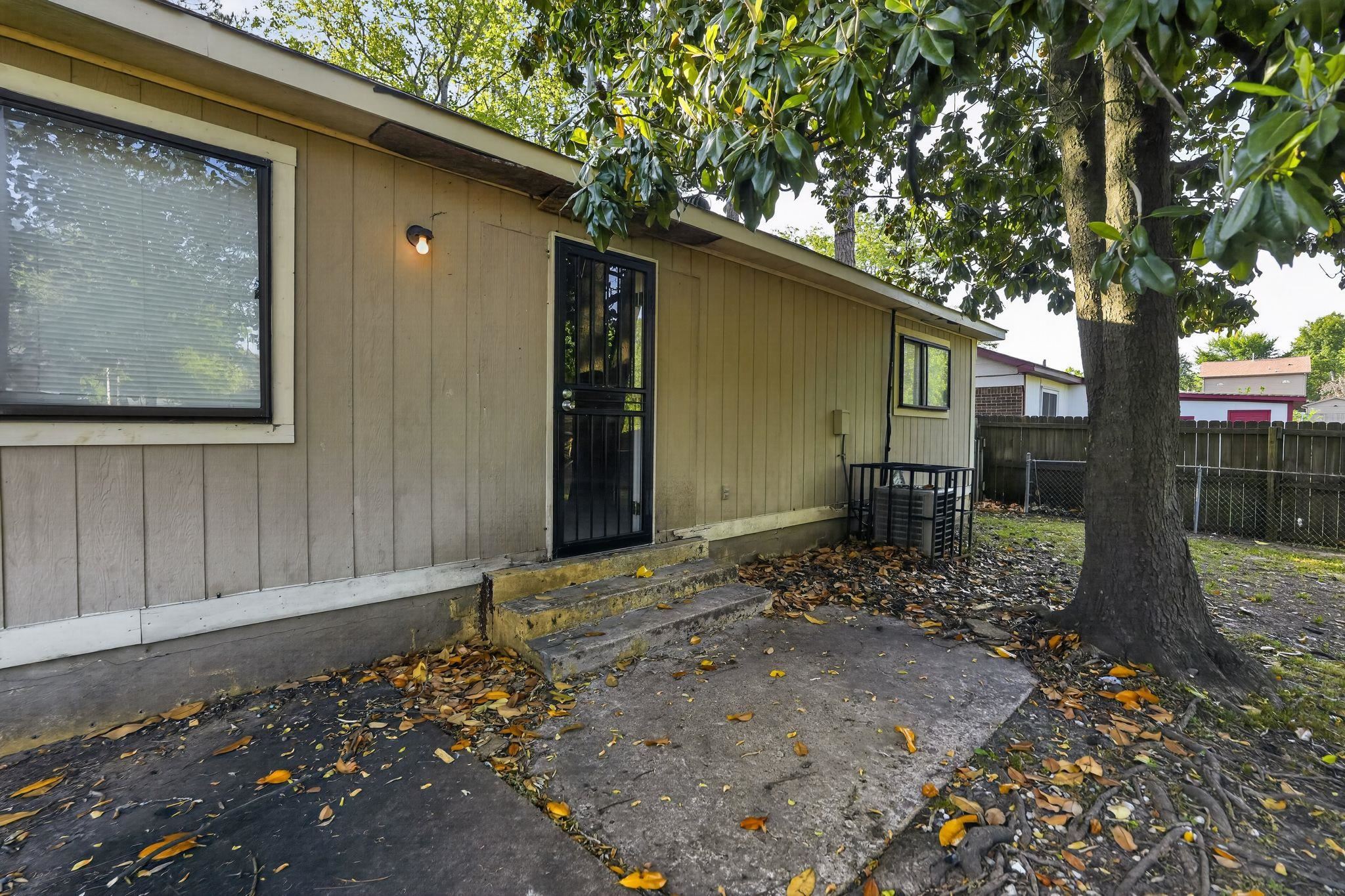 3929 Pippin St Property Photo 2
