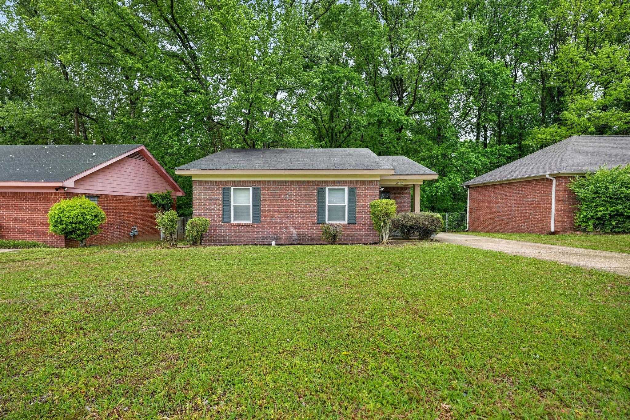 2588 WELLONS AVE Property Photo 1