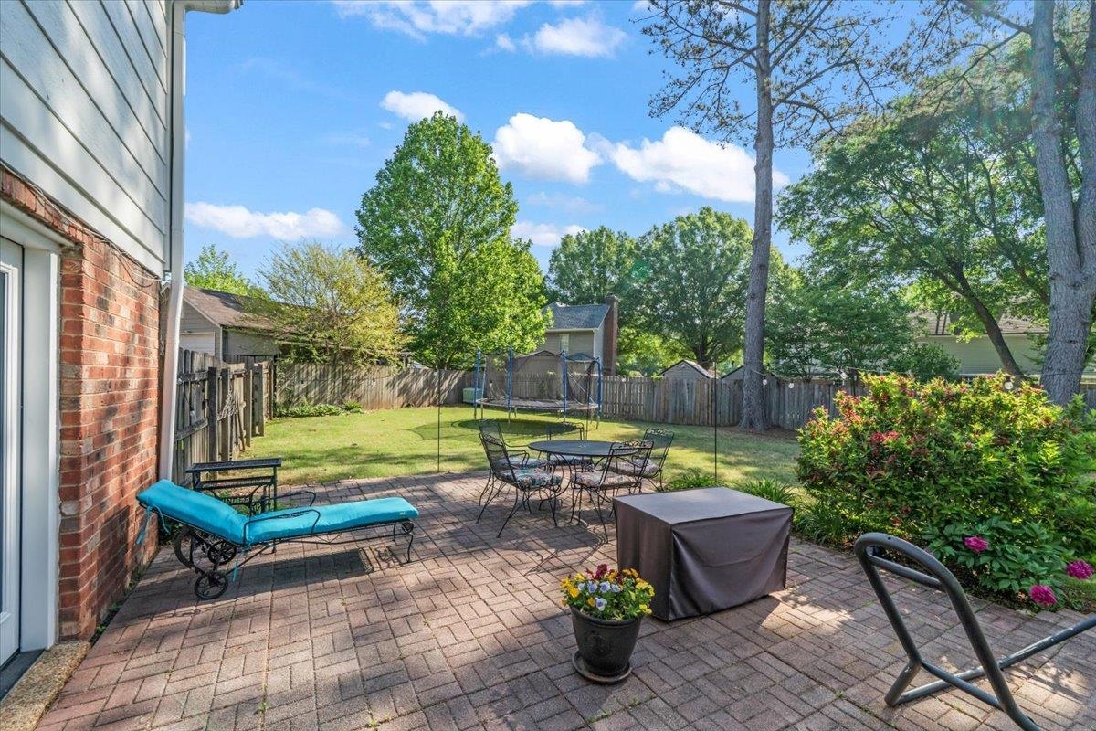 415 E Valleywood Cv Property Photo 3