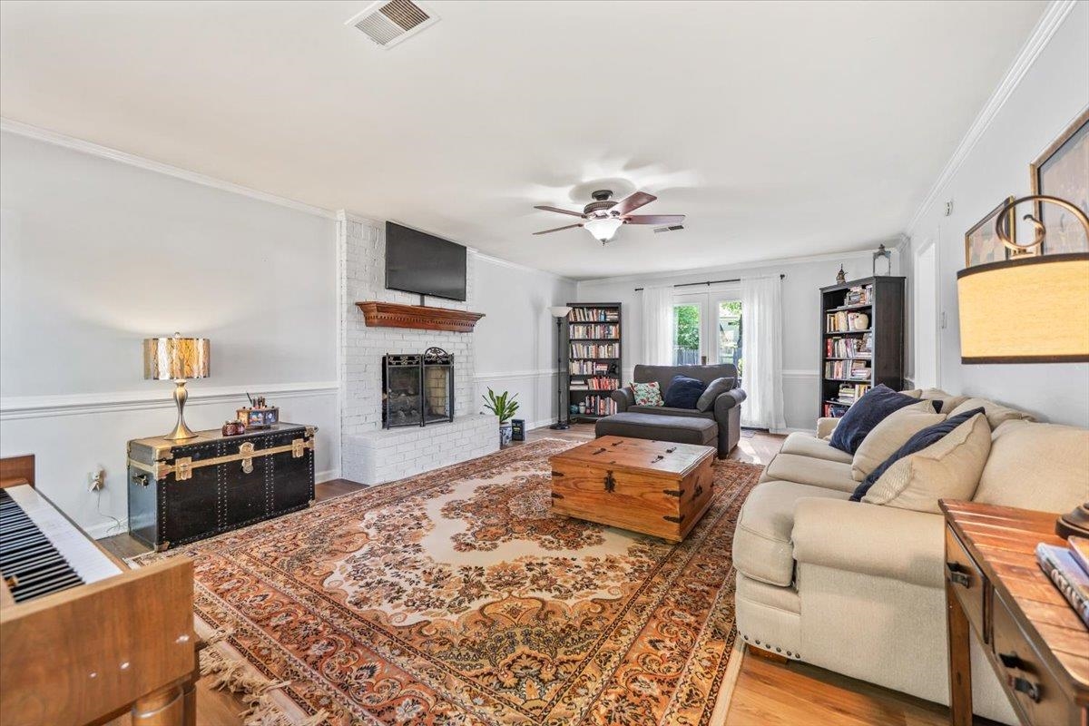 415 E Valleywood Cv Property Photo 6