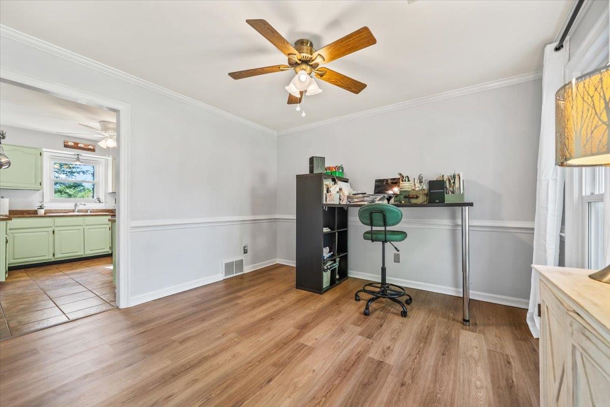415 E Valleywood Cv Property Photo 16