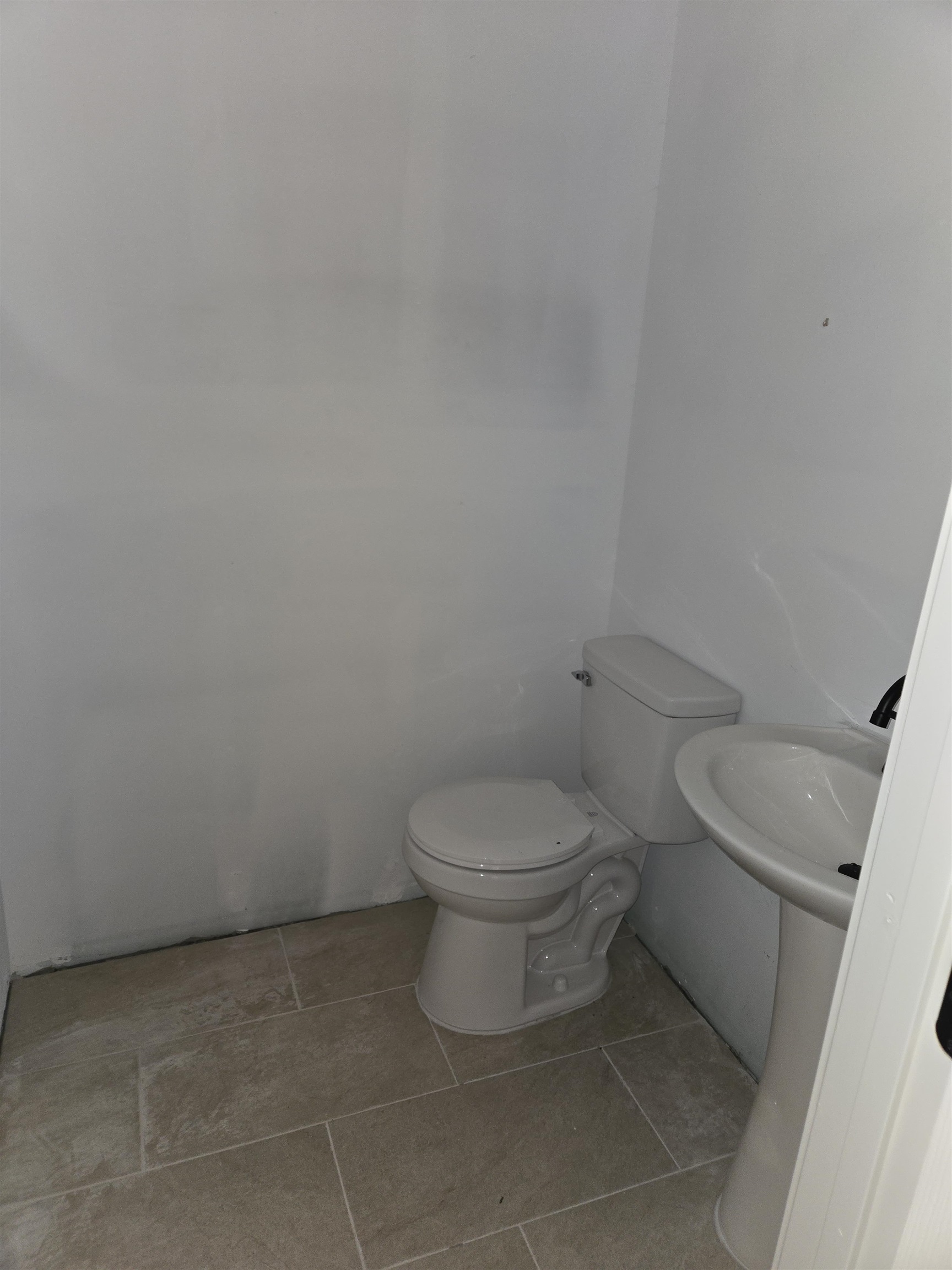 1495 Maplewood St Property Photo 8
