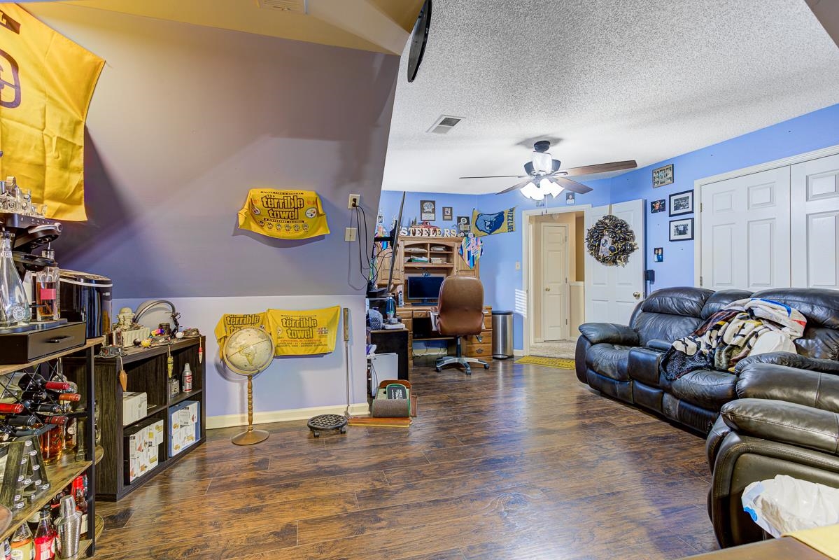 1614 Wayside Cv Property Photo 18