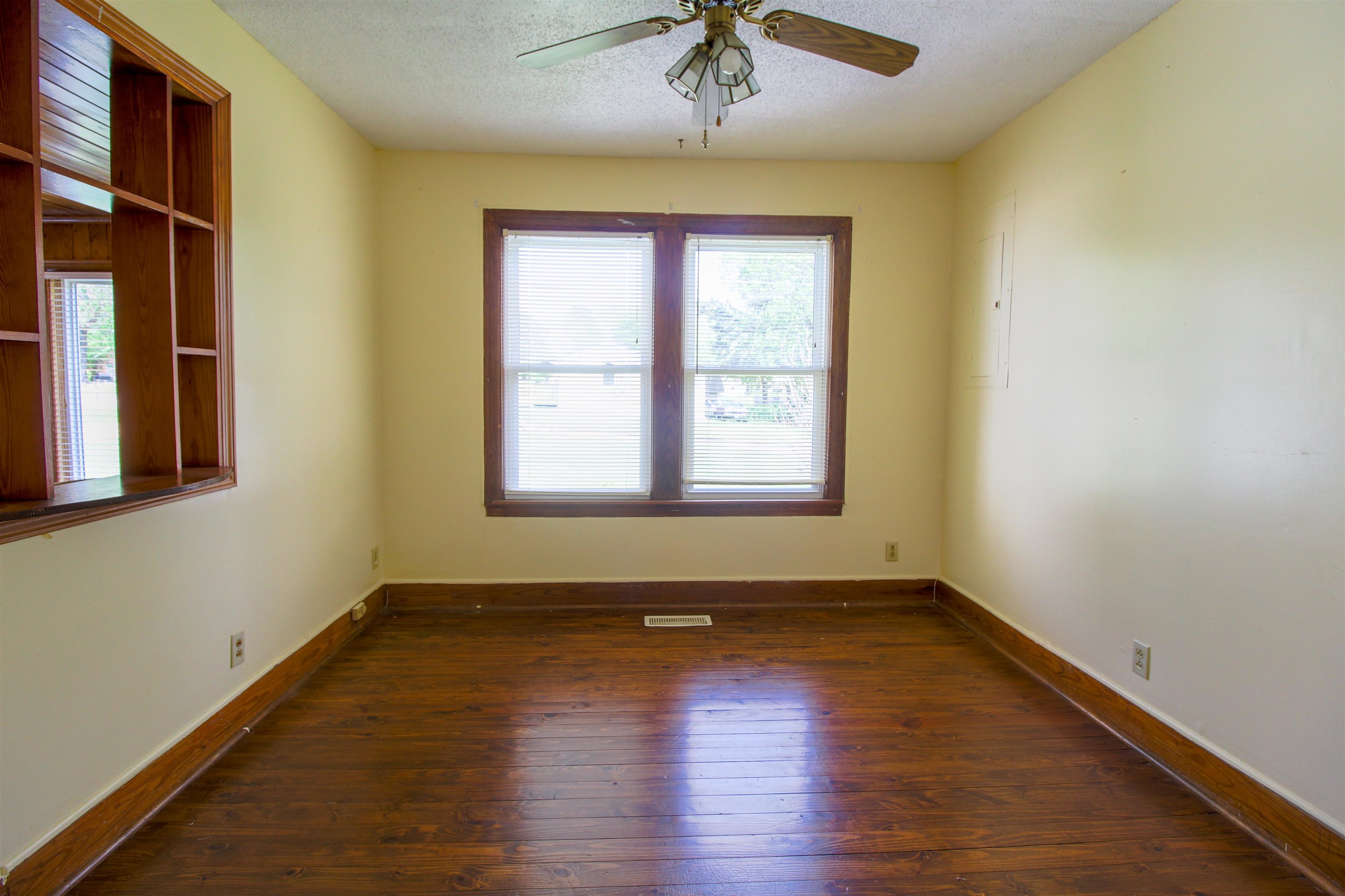274 Joann St Property Photo 6