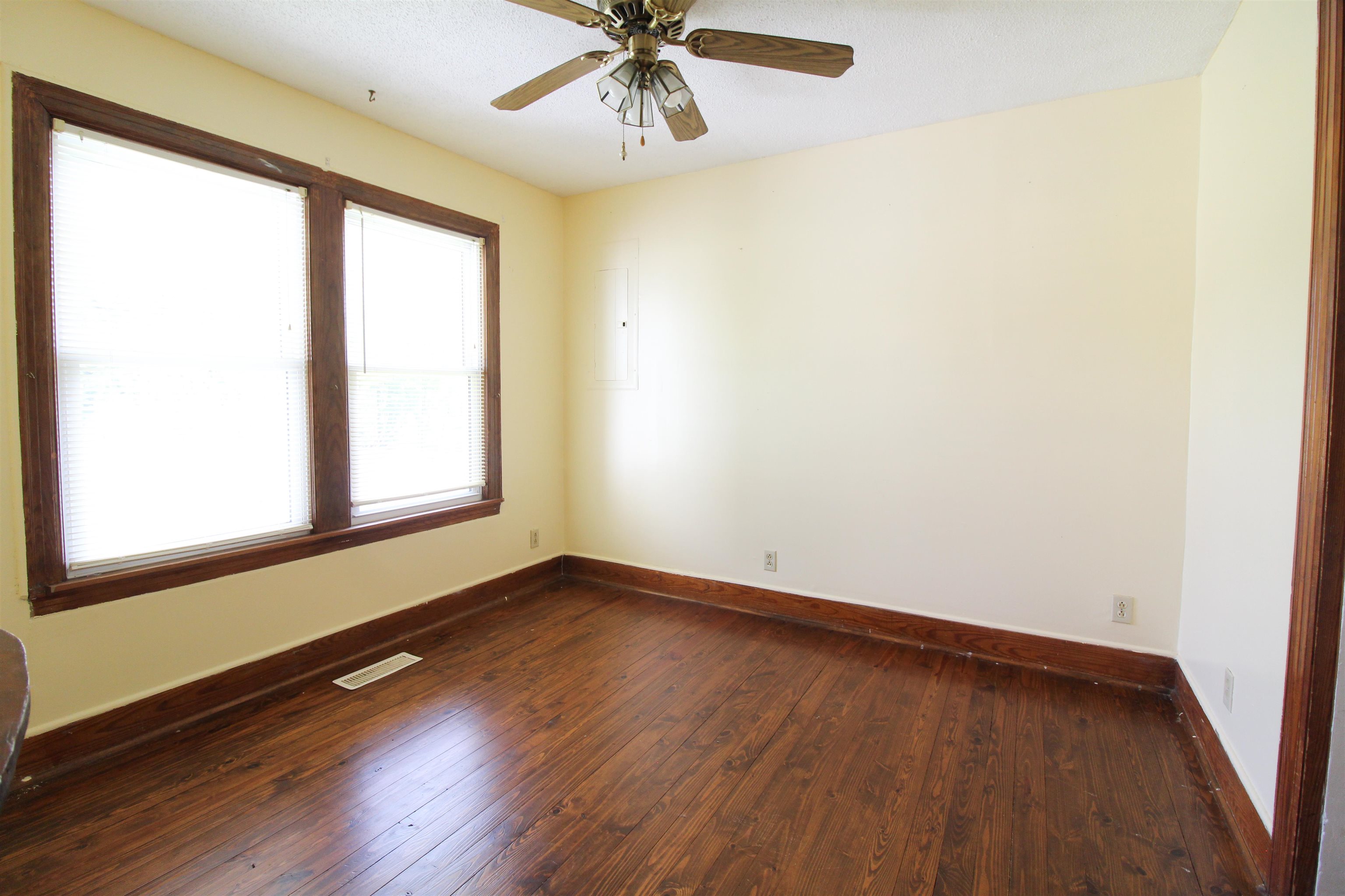 274 Joann St Property Photo 8