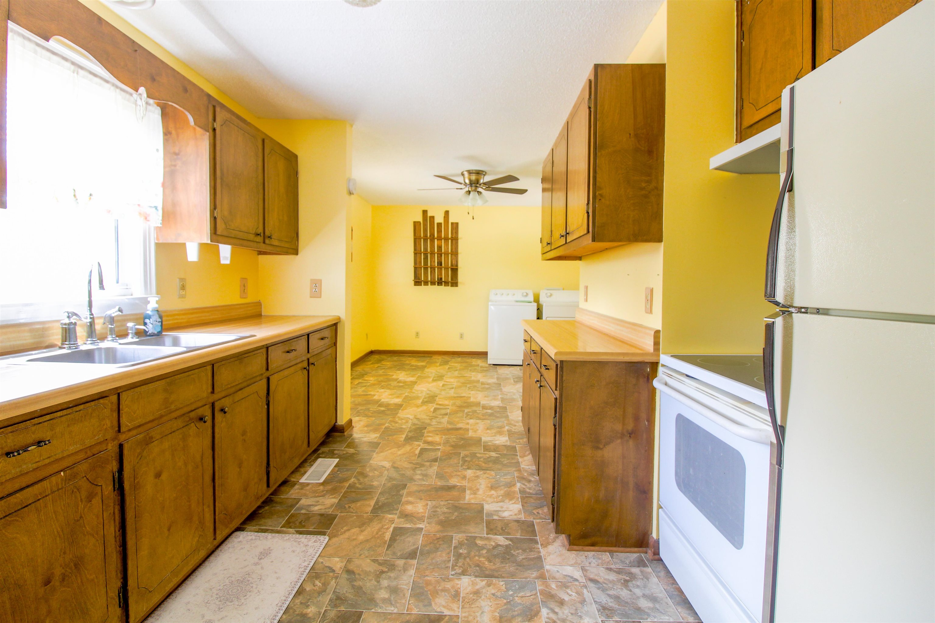 274 Joann St Property Photo 9