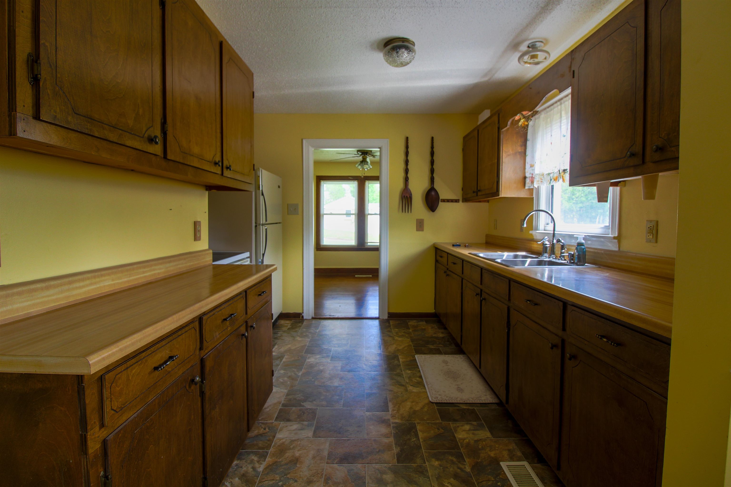 274 Joann St Property Photo 10