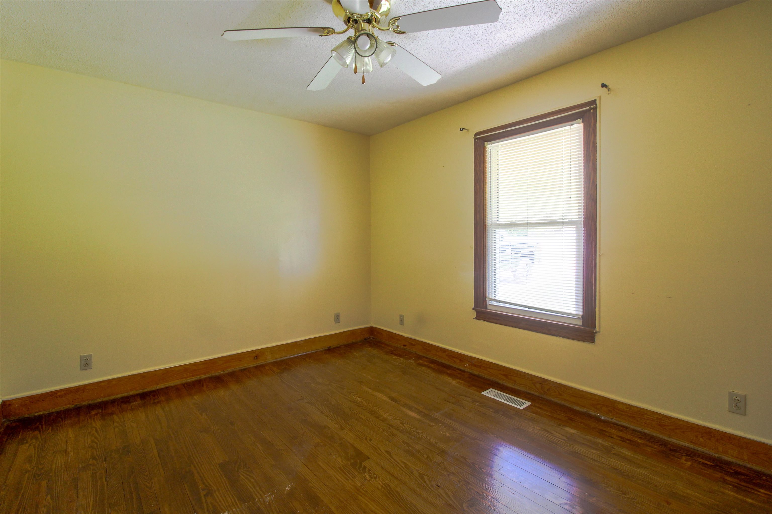 274 Joann St Property Photo 16