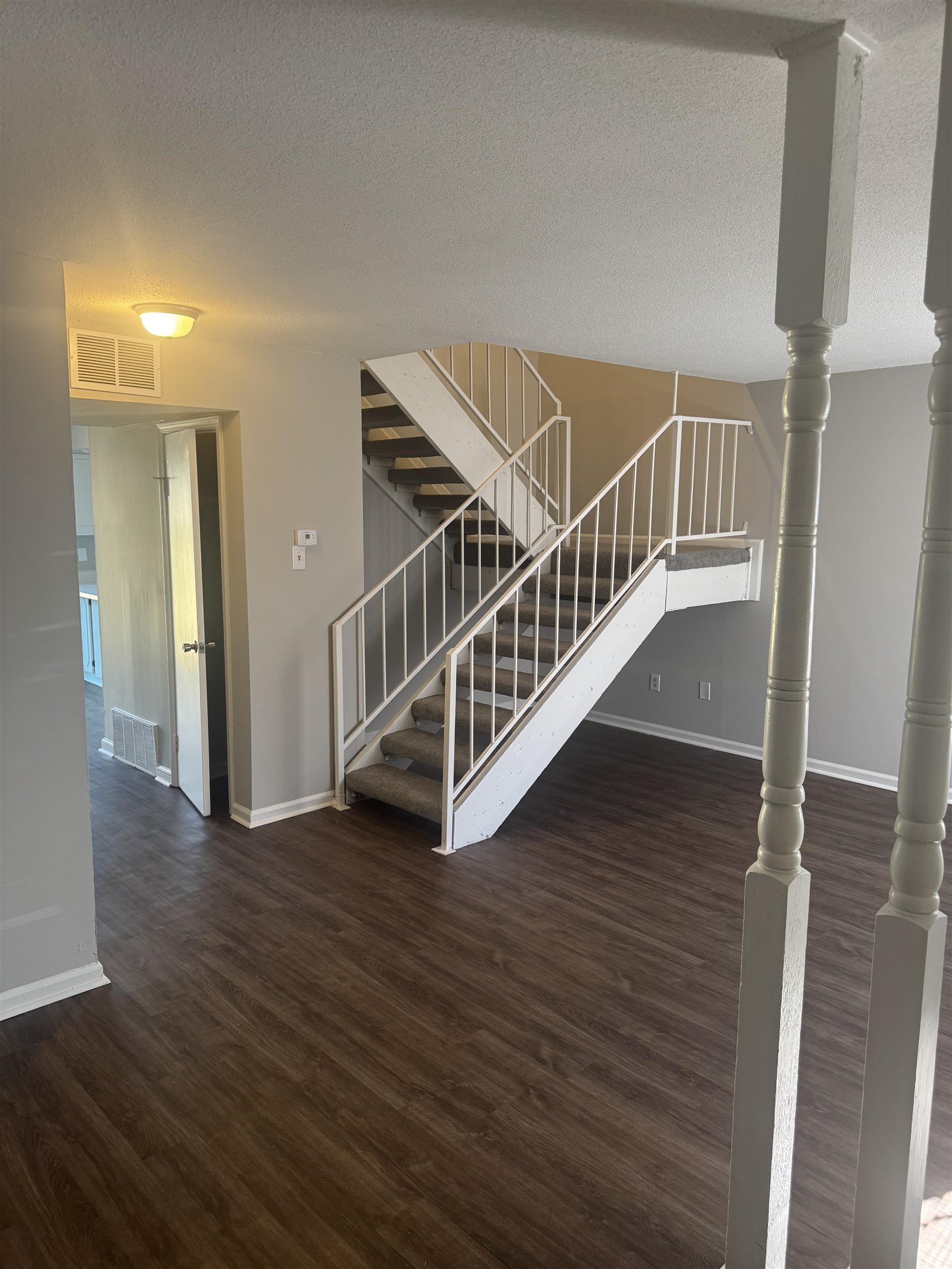 996 University St Property Photo 2