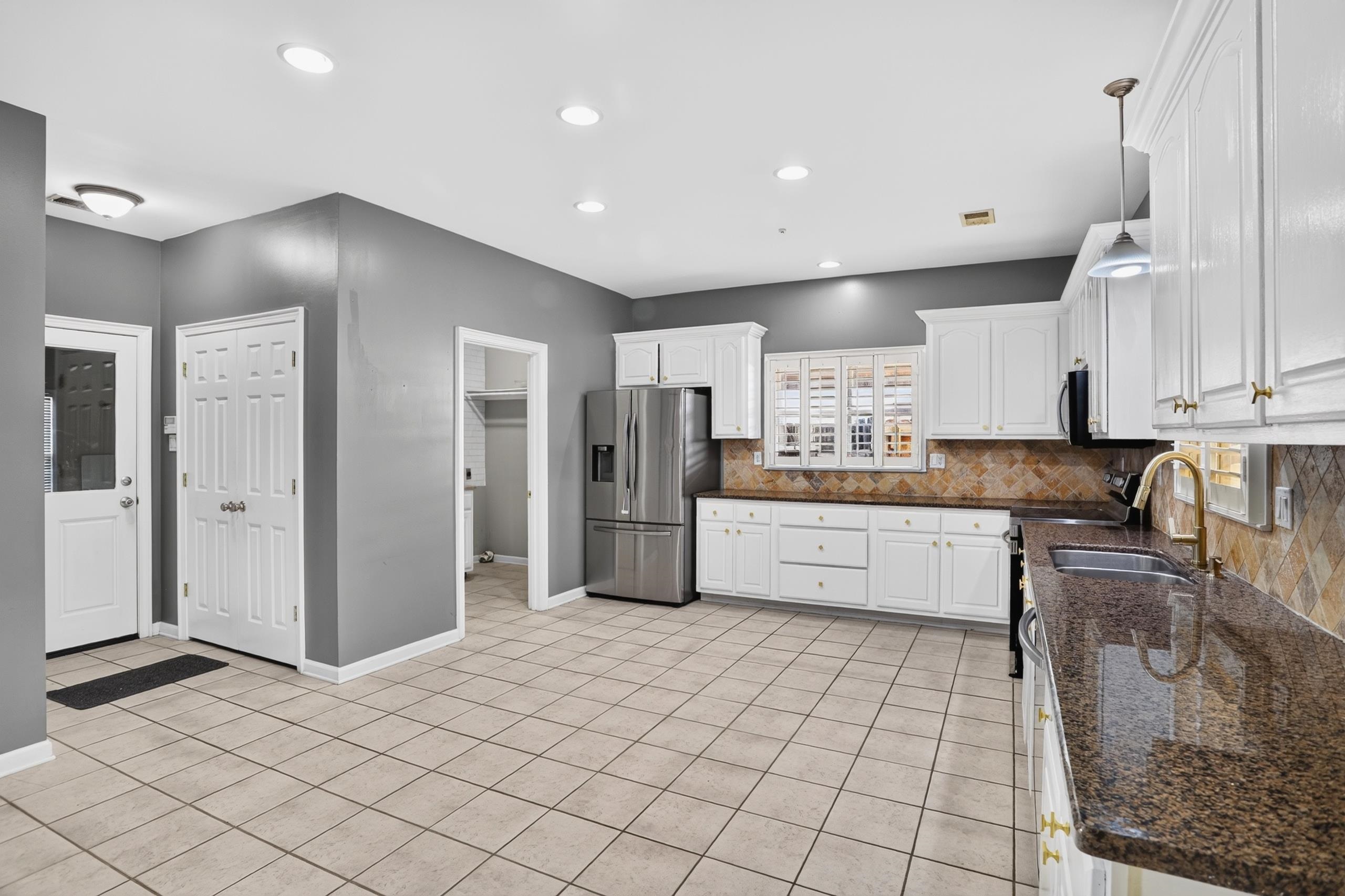 1715 Goldsmith Ct Property Photo 8