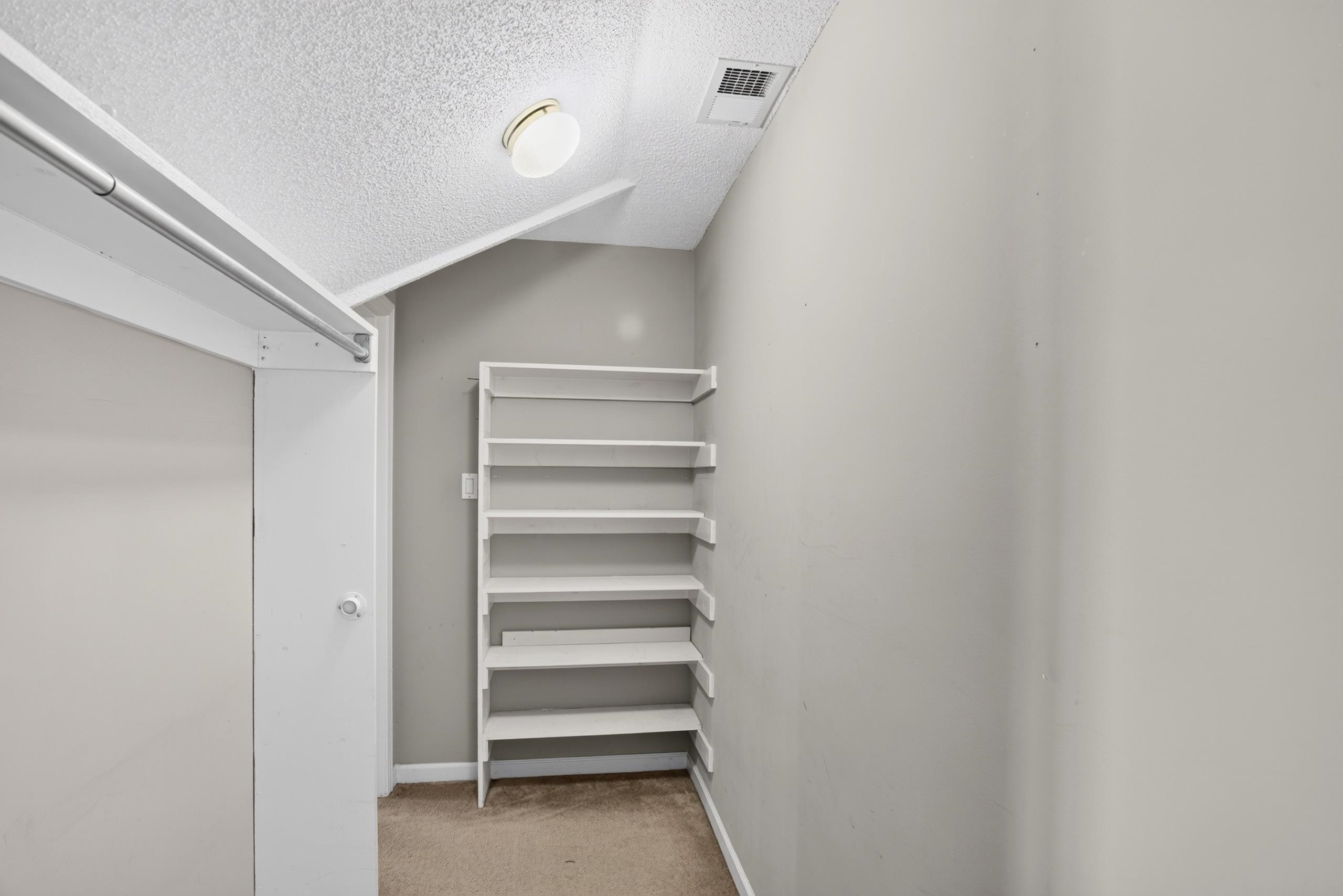 1715 Goldsmith Ct Property Photo 22