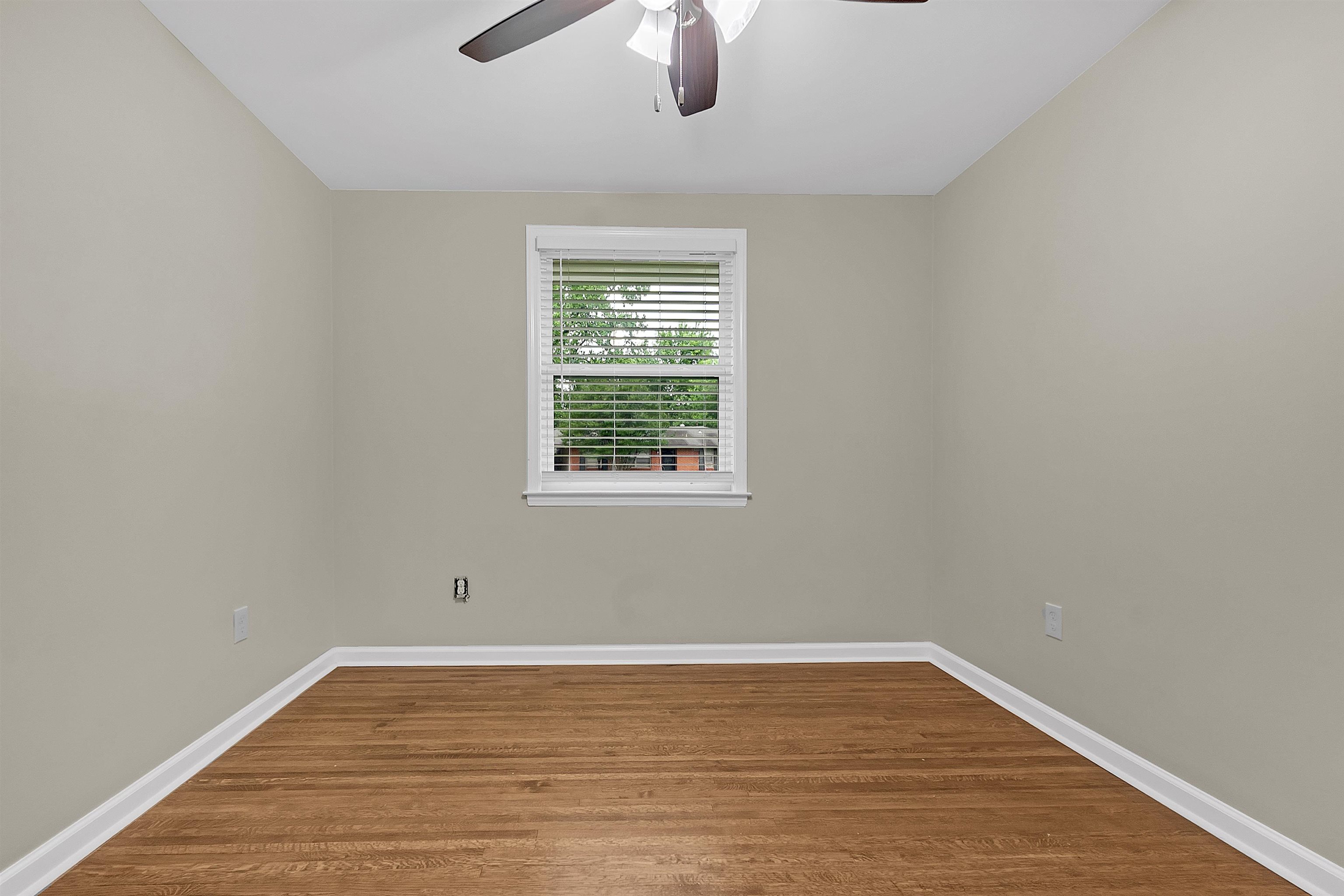 2850 Manndale Ave Property Photo 6