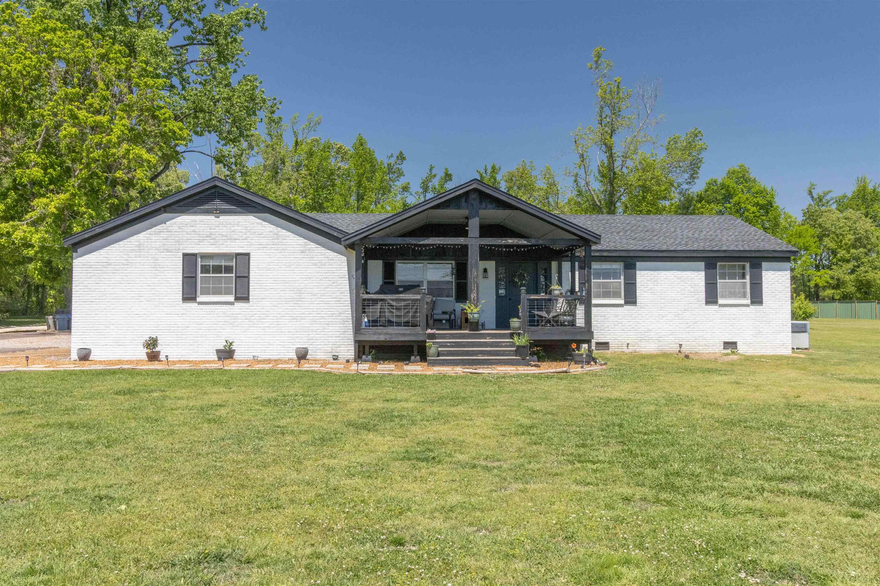 268 Taylor Rd Property Photo 1