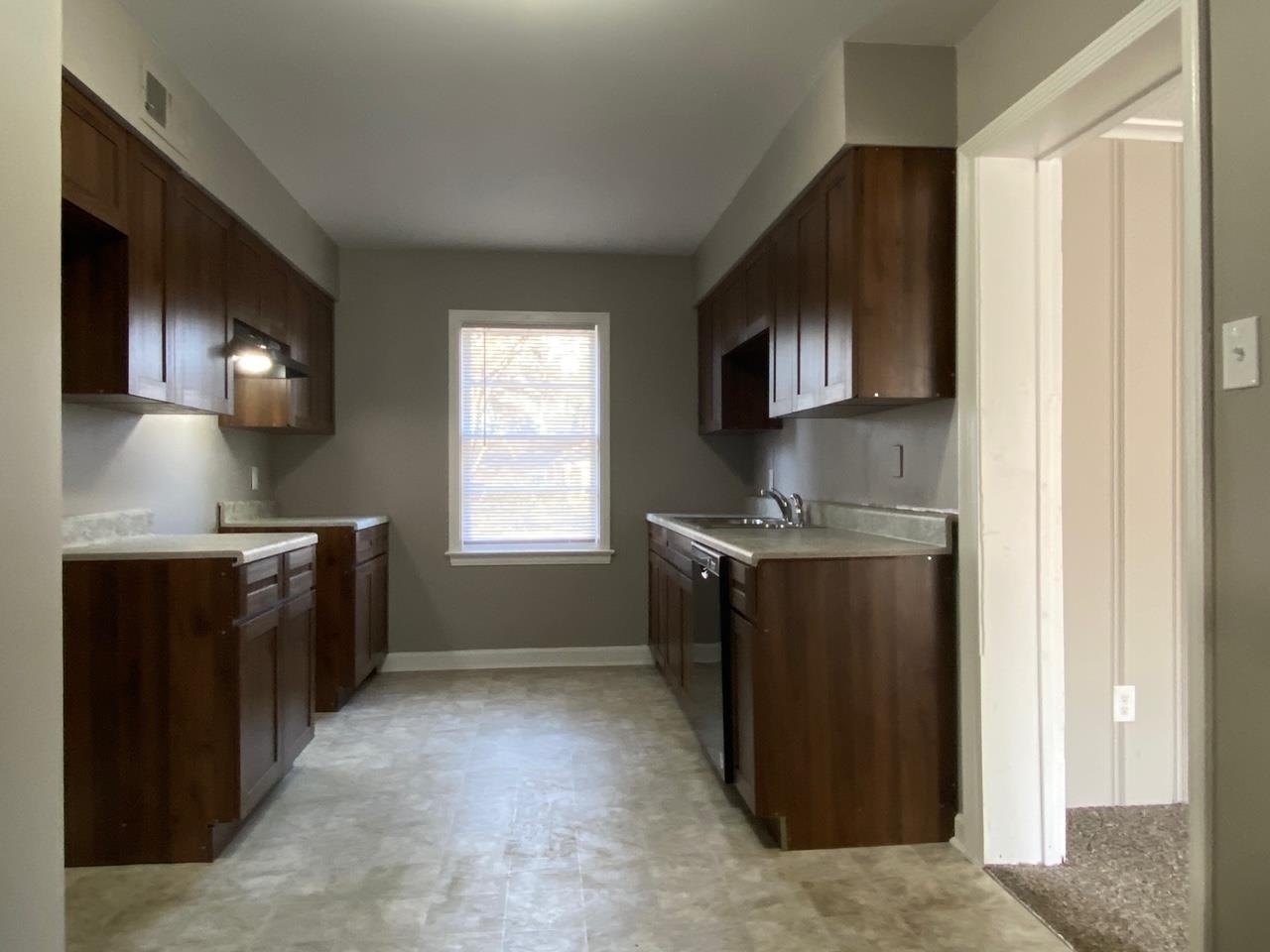 516 Jeanne Dr Property Photo 3