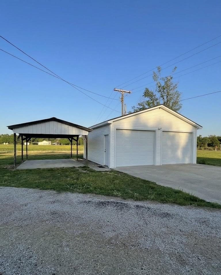 598 Gilchrist Rd Property Photo 17