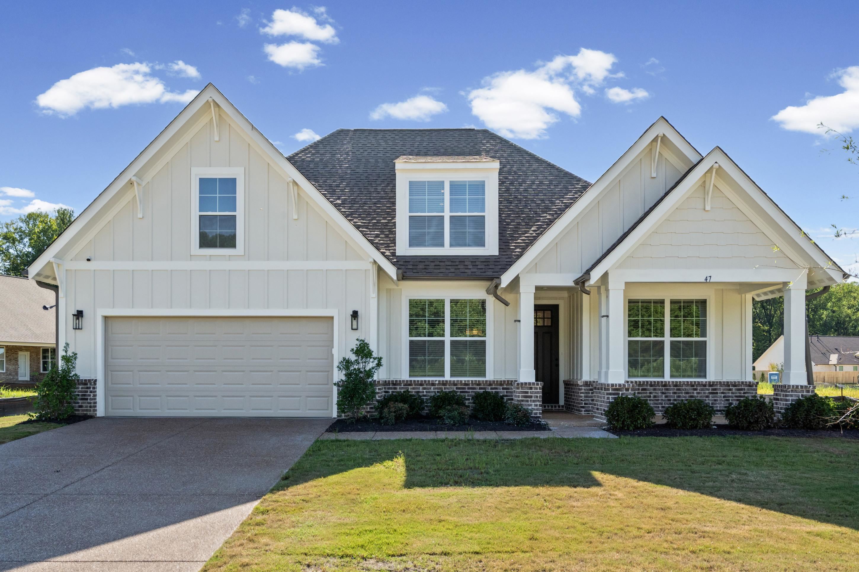 1127 GREEN MEADOWS BLVD Property Photo 1