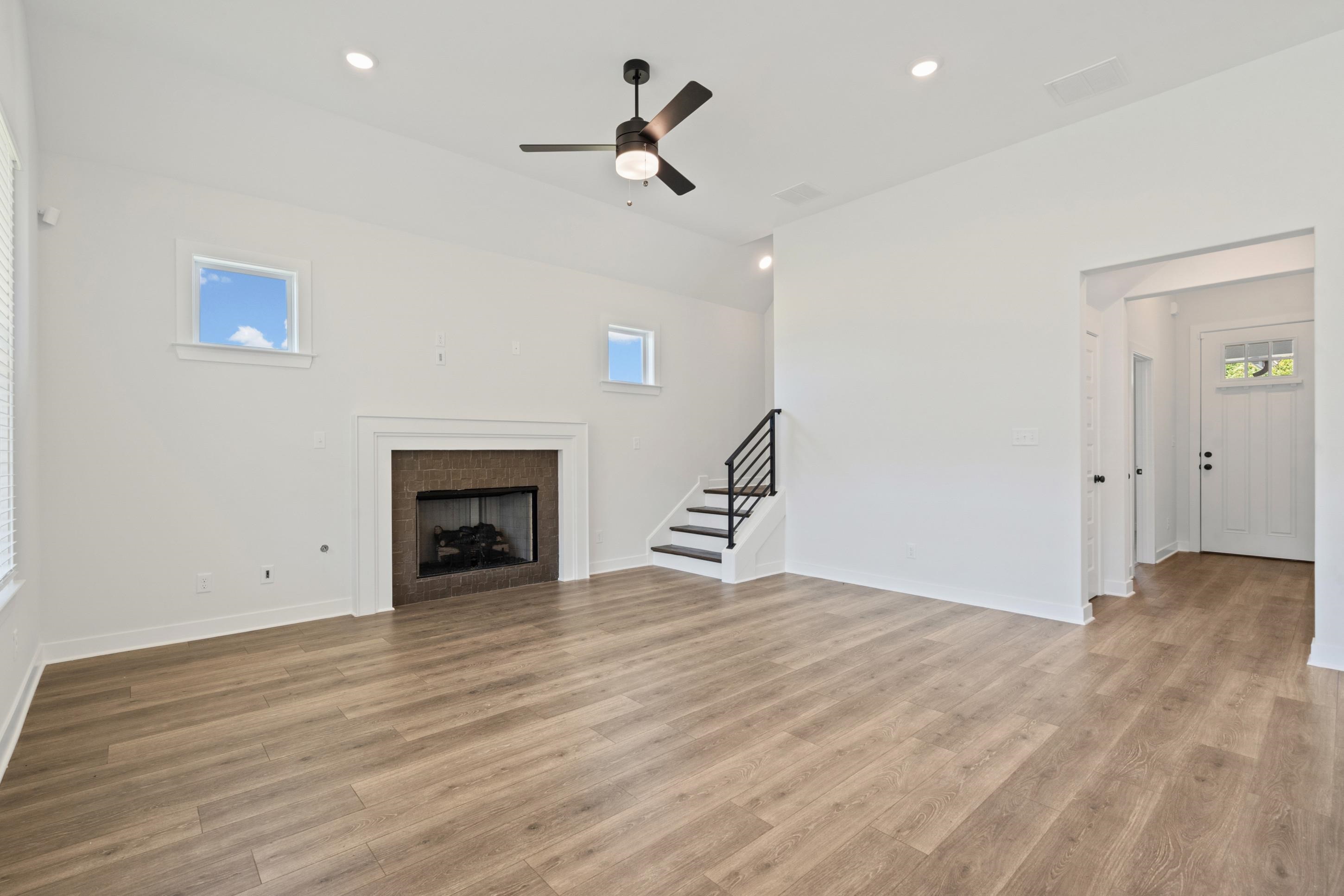 1127 Green Meadows Blvd Property Photo 4