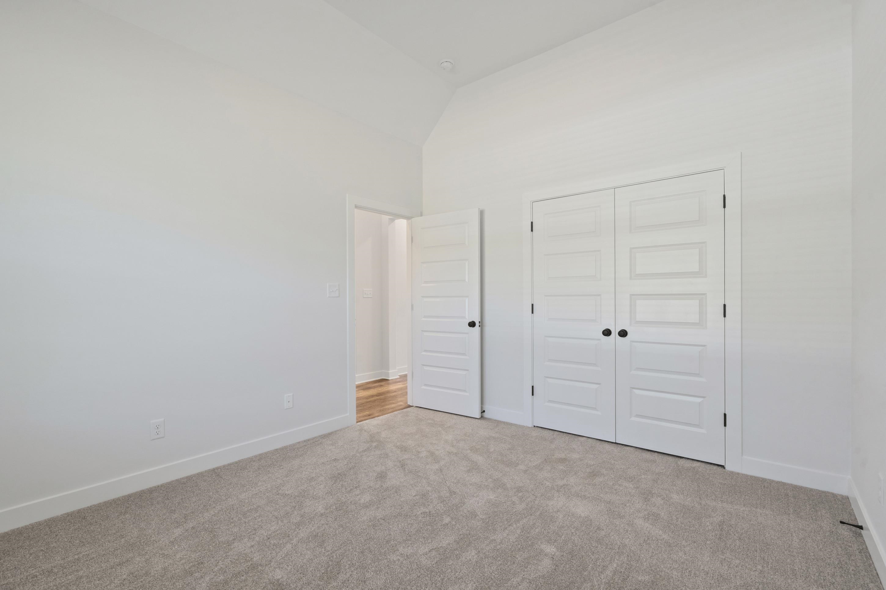 1127 Green Meadows Blvd Property Photo 10