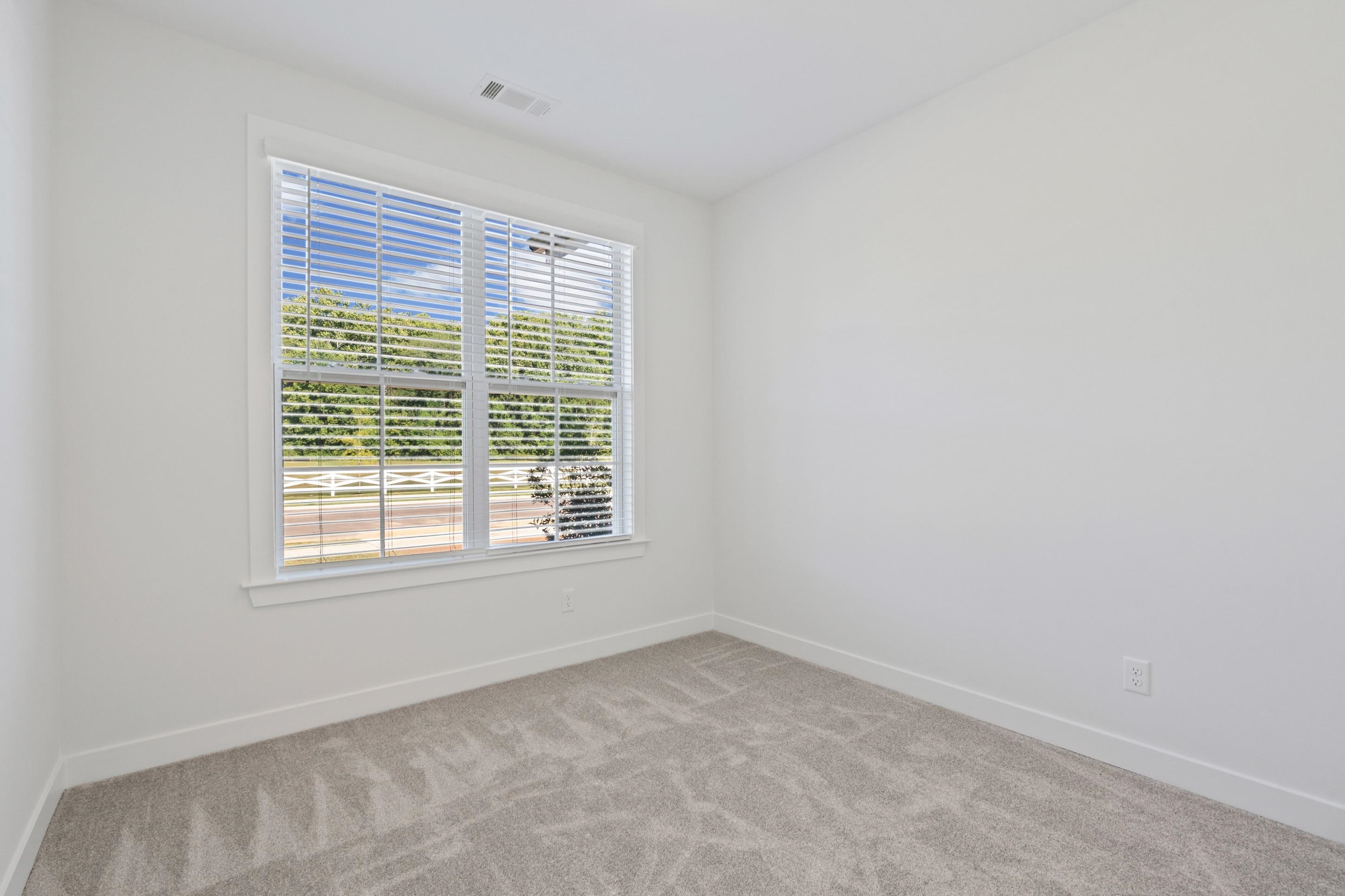 1127 Green Meadows Blvd Property Photo 11
