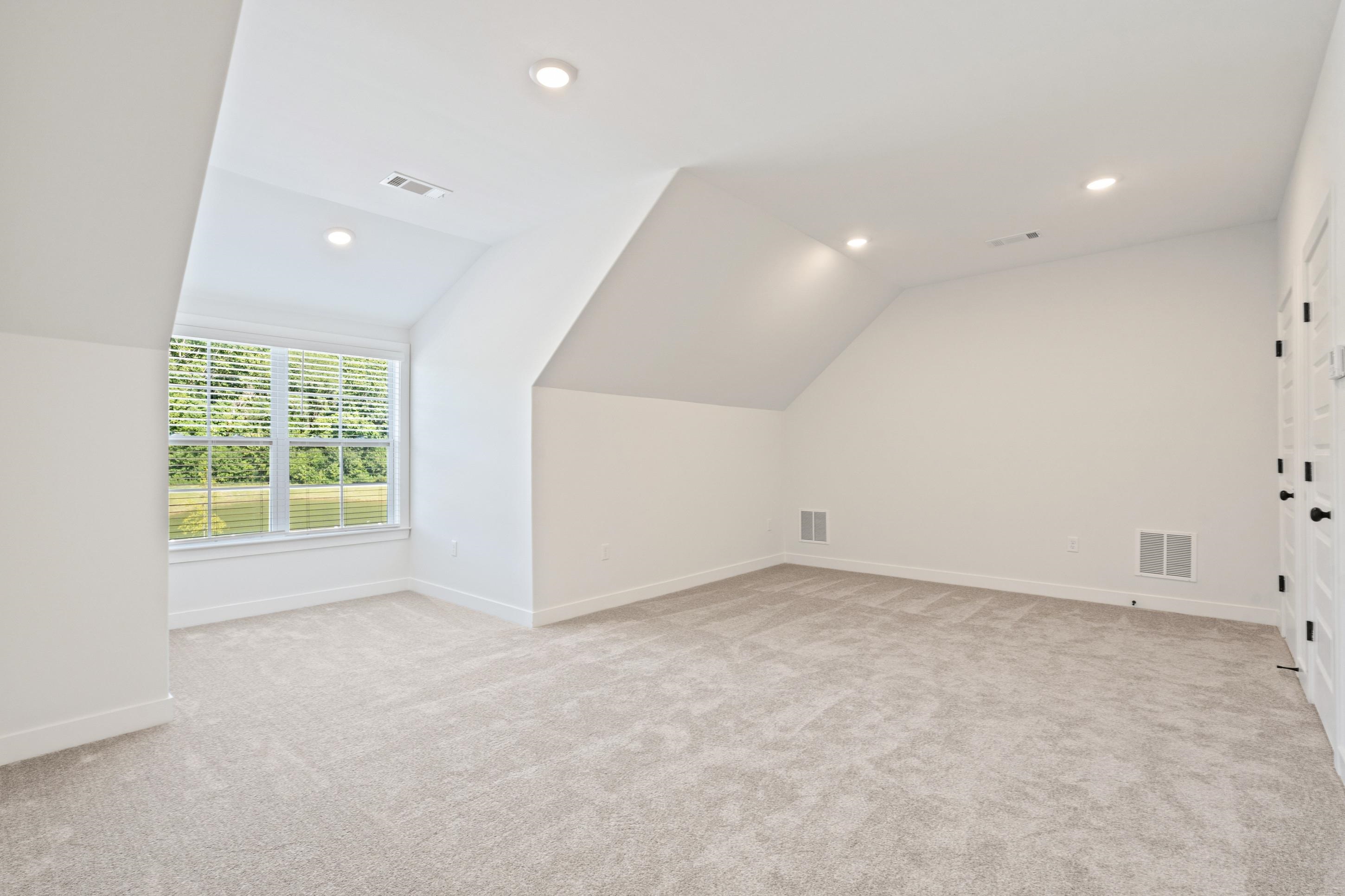 1127 Green Meadows Blvd Property Photo 18