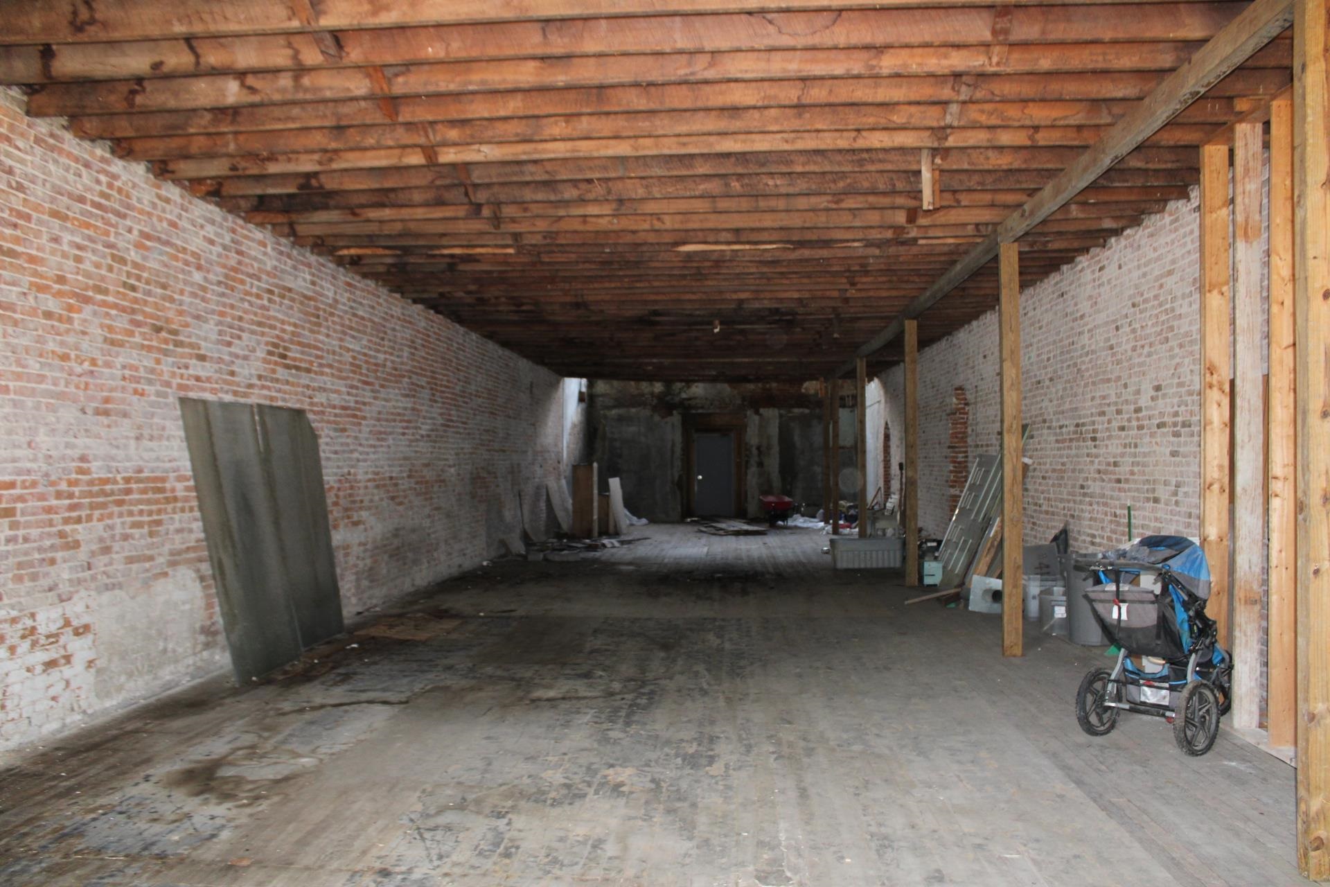 120 N Jefferson St Property Photo 5