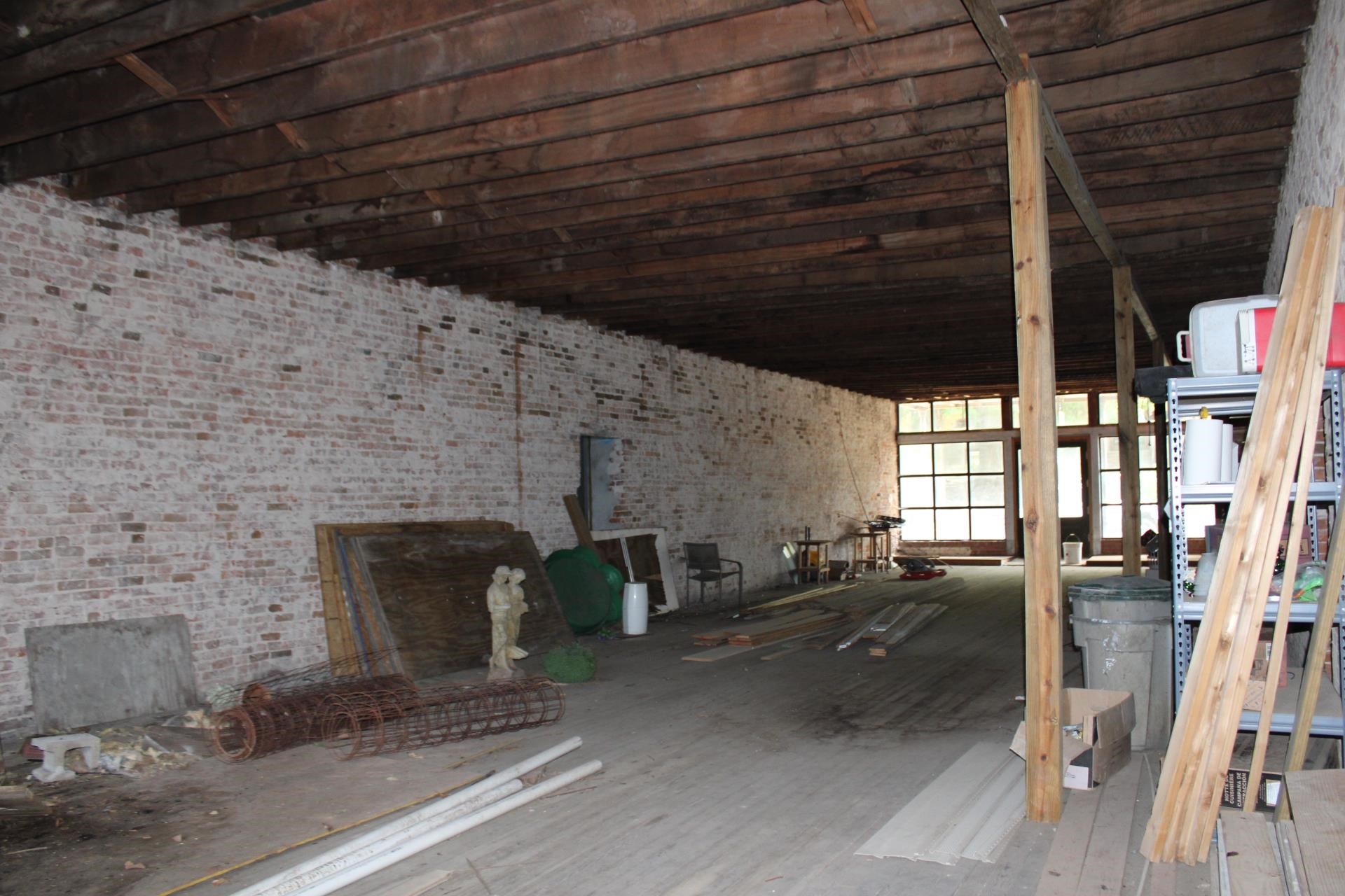 120 N Jefferson St Property Photo 8