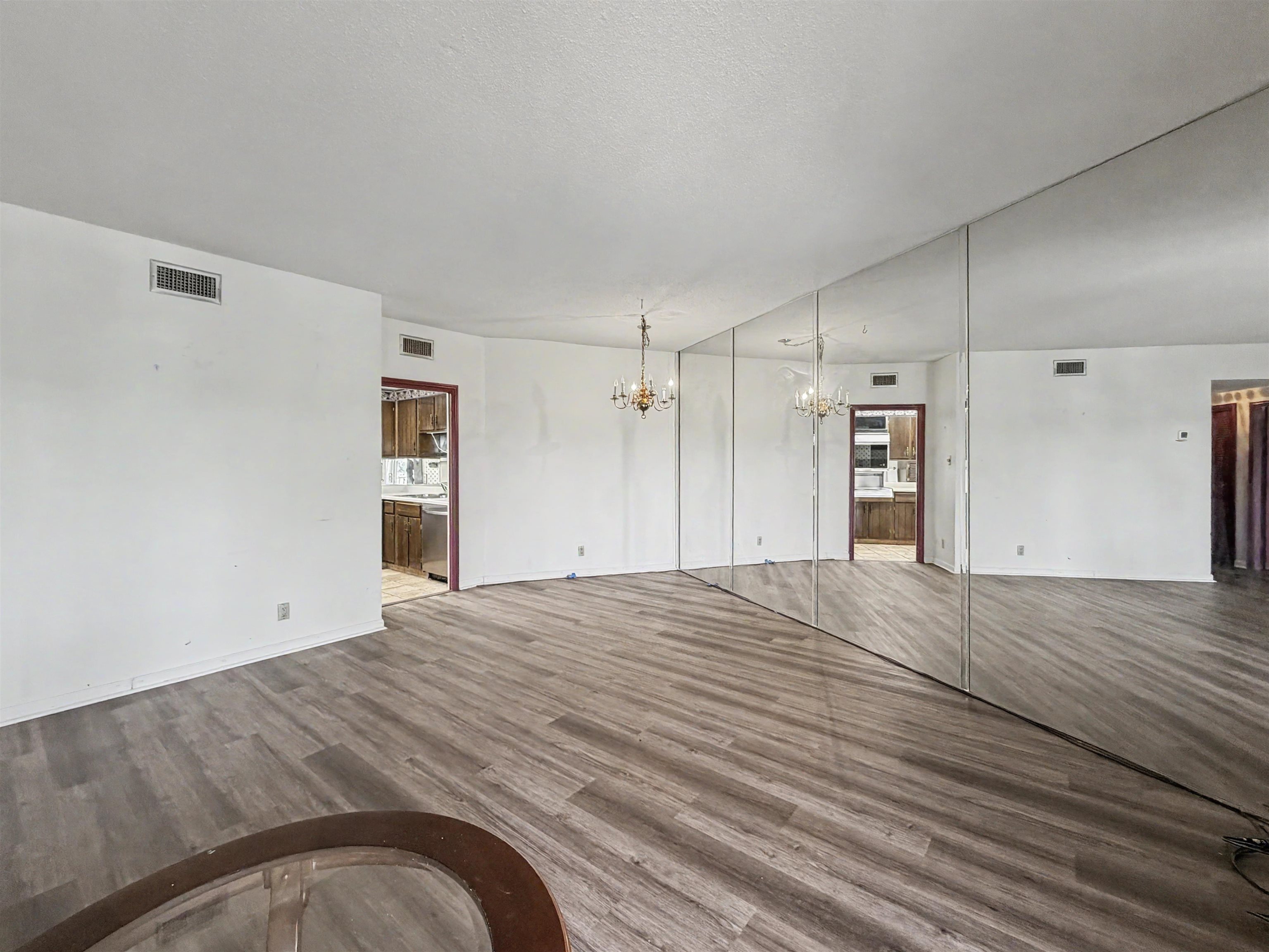 475 N Highland St 7j Property Photo 6