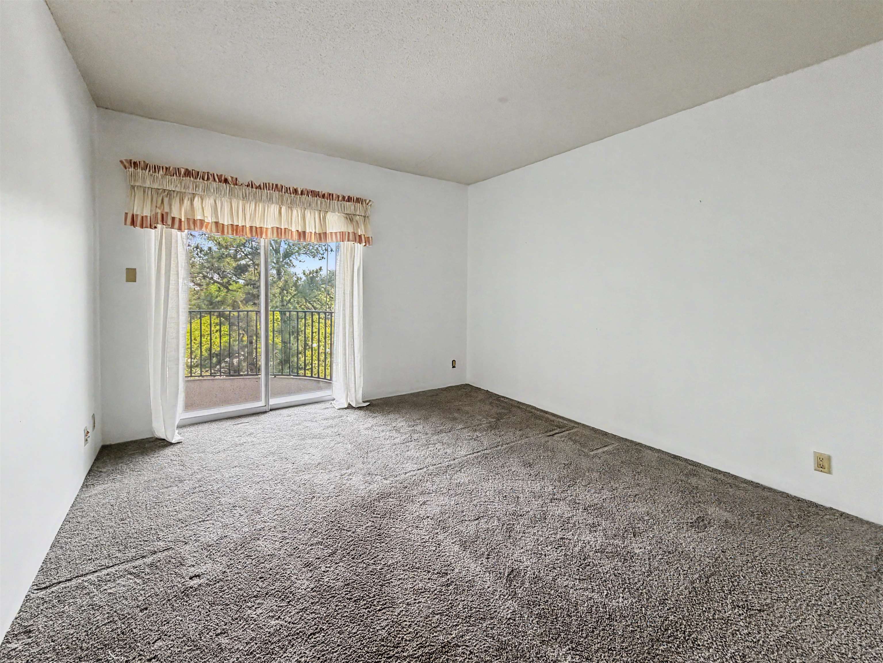 475 N Highland St 7j Property Photo 11